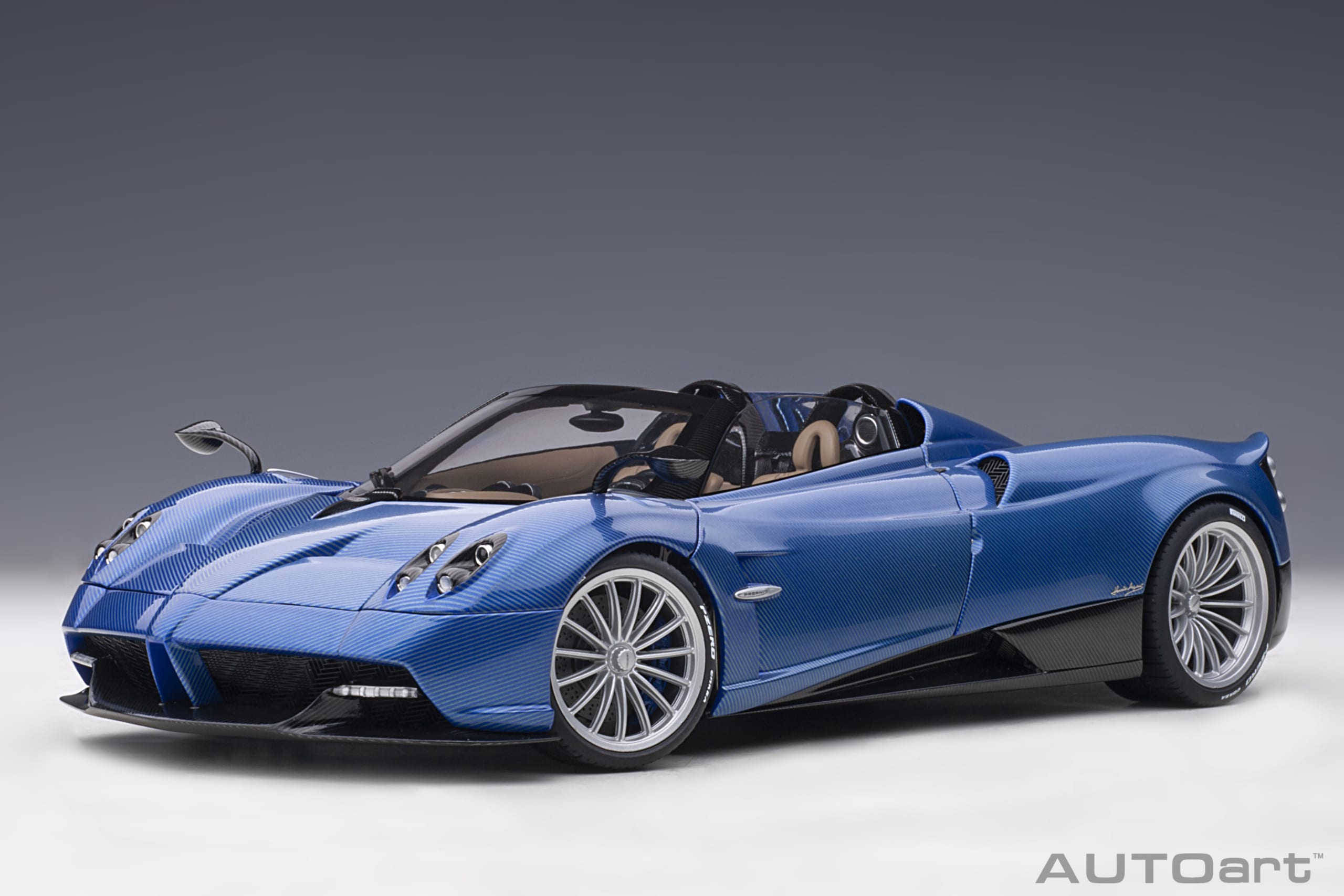 AUTOart Pagani Huayra Roadster 2017 1:18 - Blue Tricolore Carbon Fiber