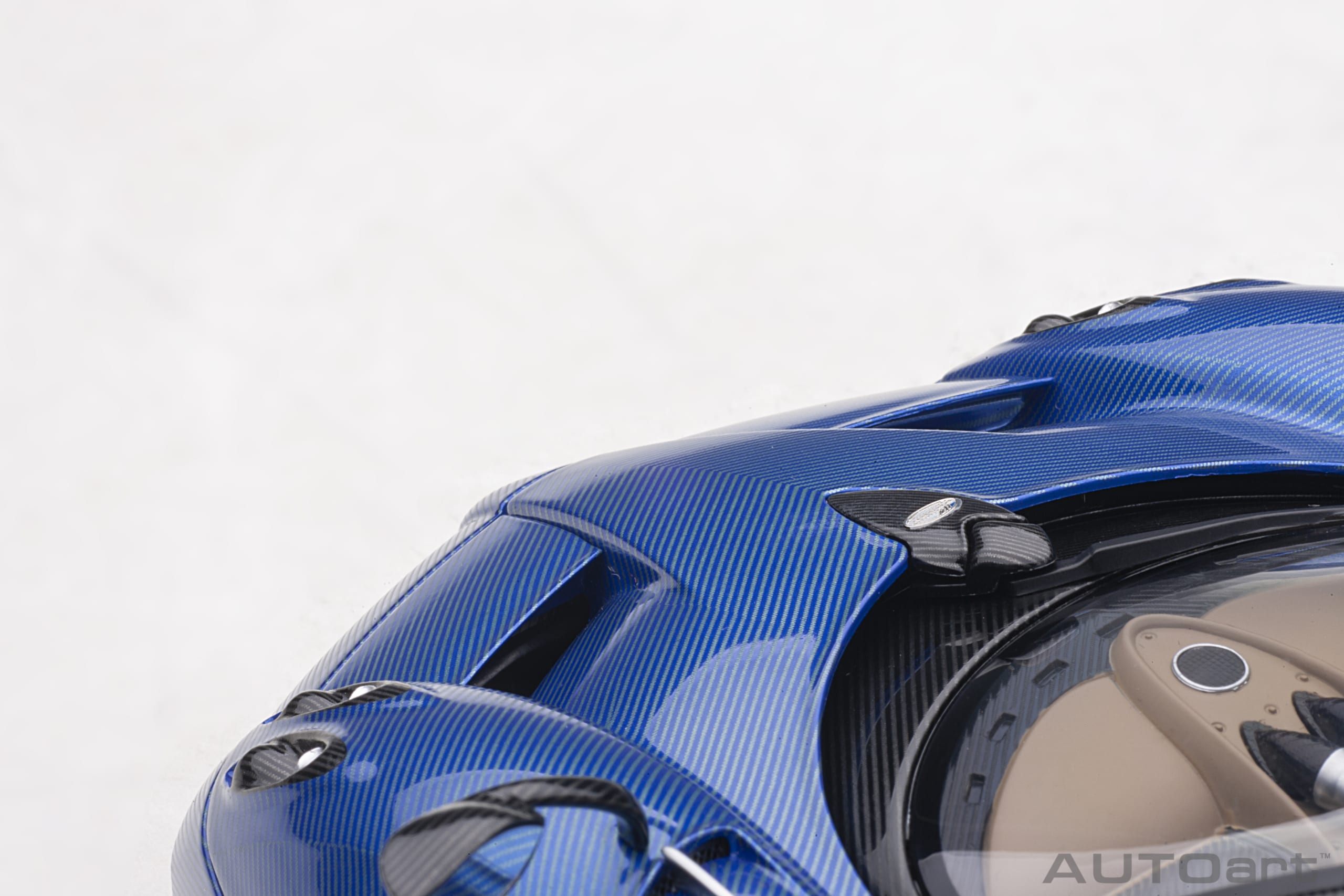 AUTOart Pagani Huayra Roadster 2017 1:18 - Blue Tricolore Carbon Fiber – Bild 14