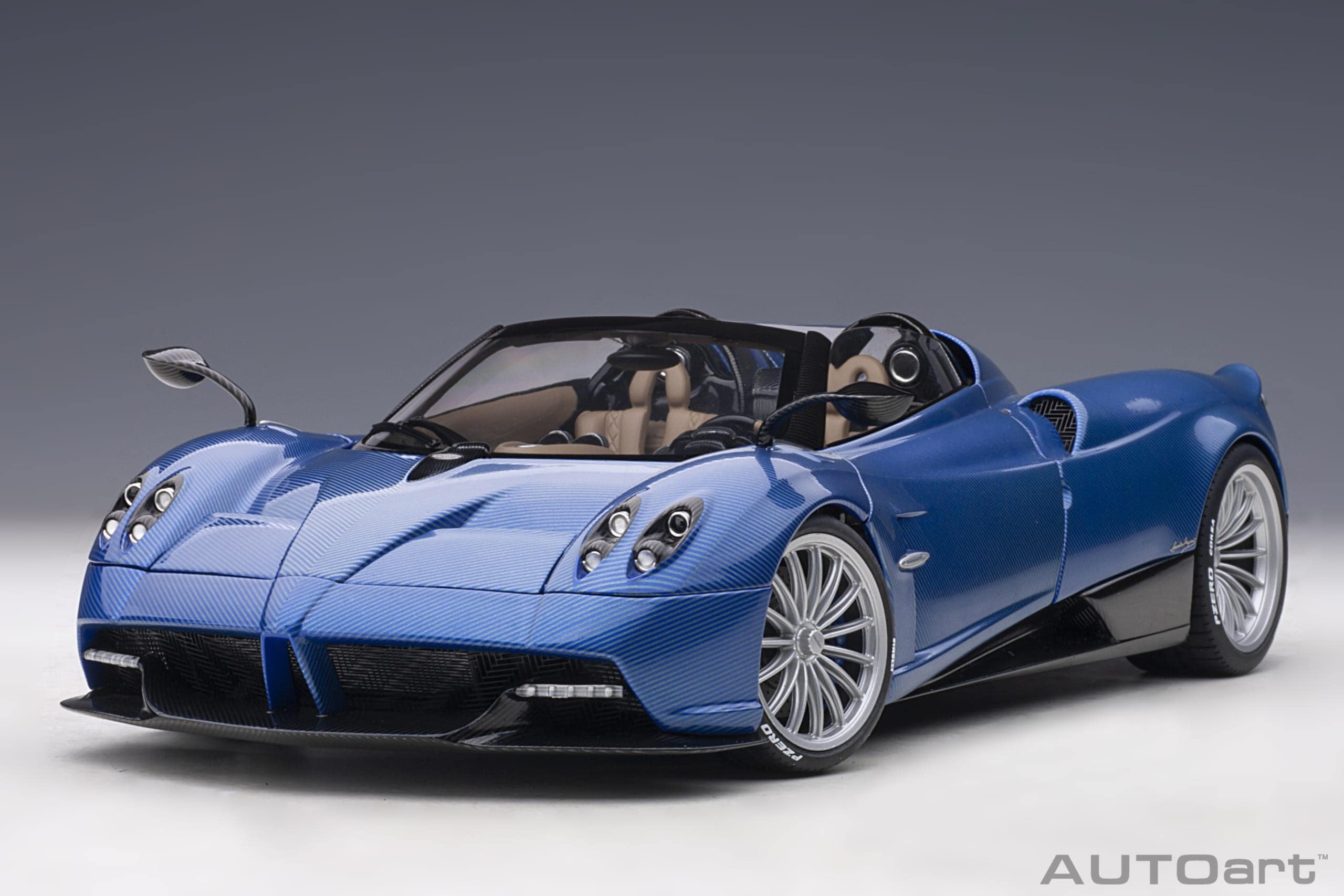 AUTOart Pagani Huayra Roadster 2017 1:18 - Blue Tricolore Carbon Fiber – Bild 24