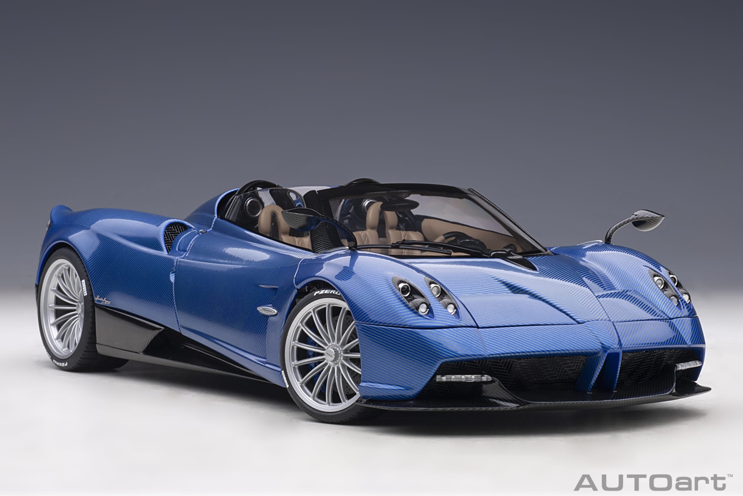 AUTOart Pagani Huayra Roadster 2017 1:18 - Blue Tricolore Carbon Fiber – Bild 25