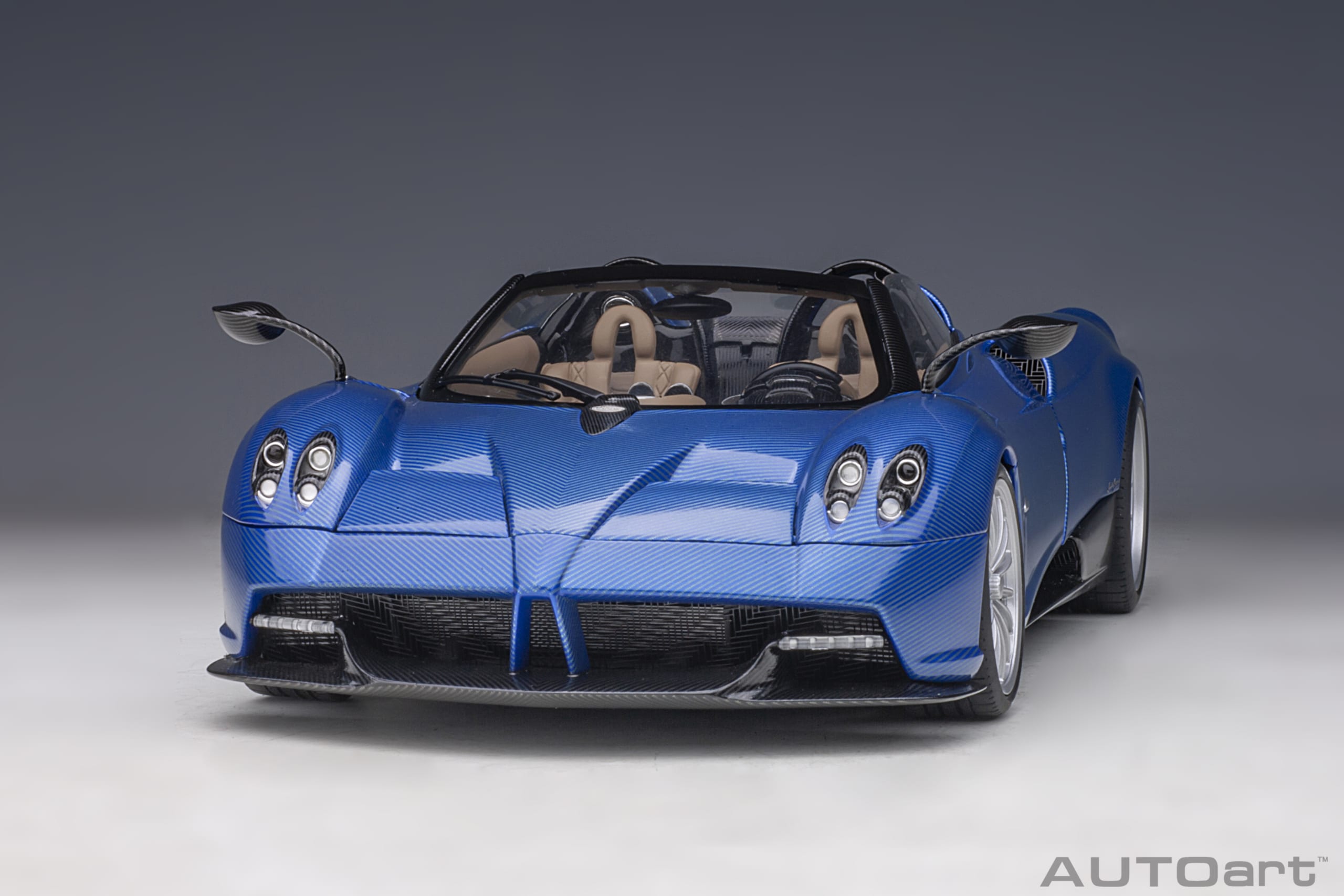 AUTOart Pagani Huayra Roadster 2017 1:18 - Blue Tricolore Carbon Fiber – Bild 26
