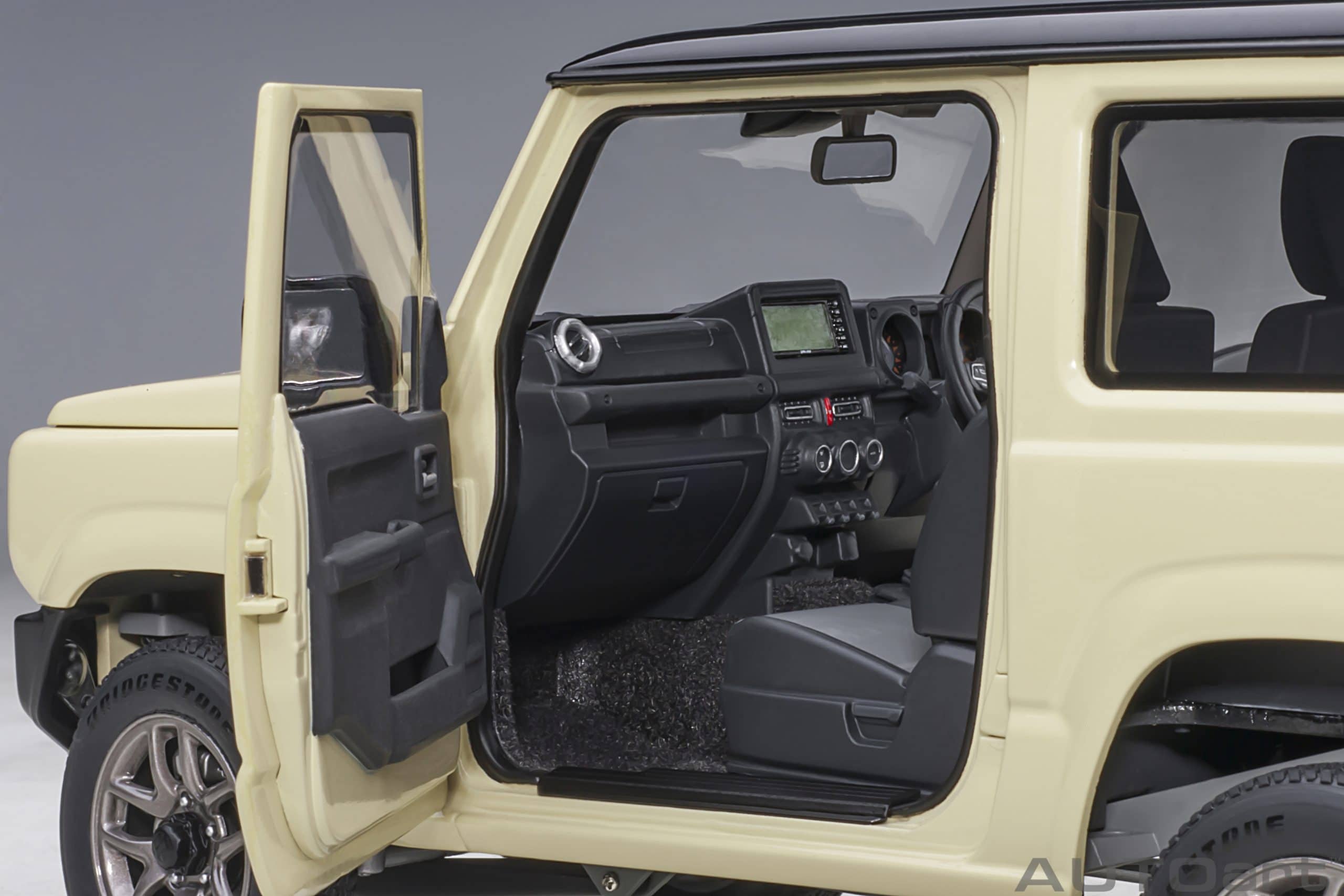 AUTOart Suzuki Jimny (JB64) (660cc/RHD) 1:18 - Chiffon Ivory Metallic / Black - Immagine 9
