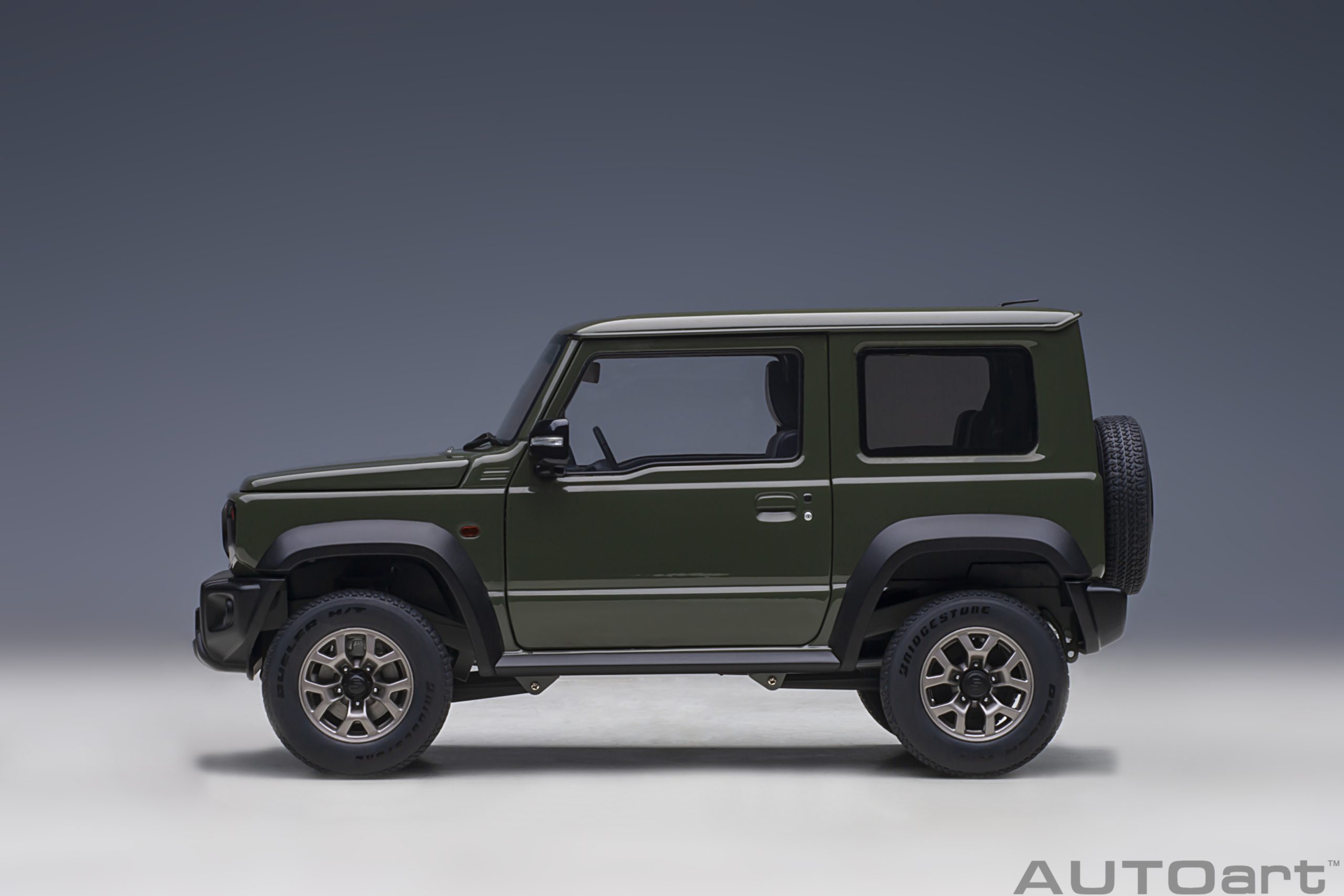 AUTOart Suzuki Jimny Sierra (JB74) RHD 1:18 - Jungle Green - Image 3