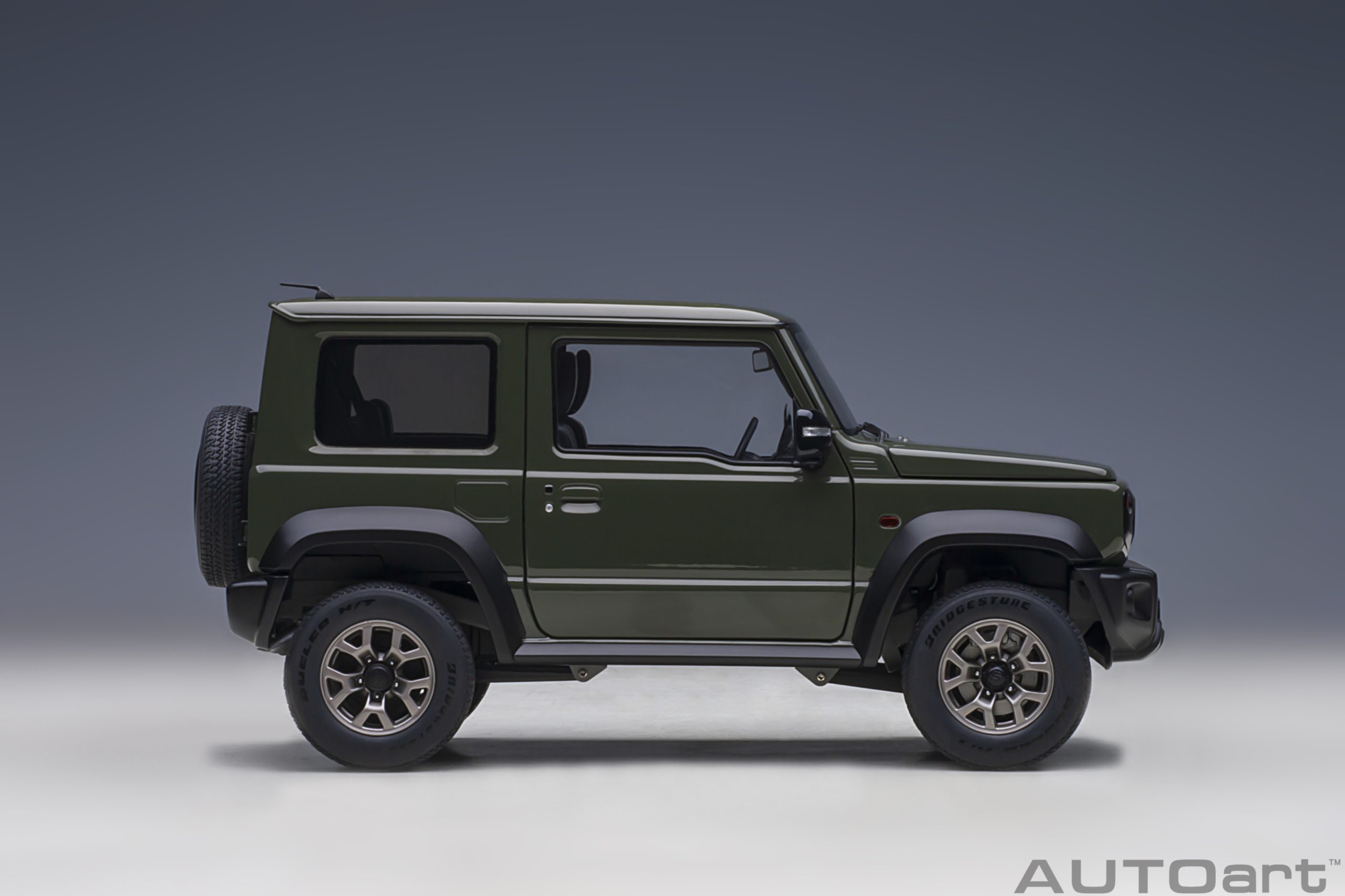 AUTOart Suzuki Jimny Sierra (JB74) RHD 1:18 - Jungle Green - Image 4