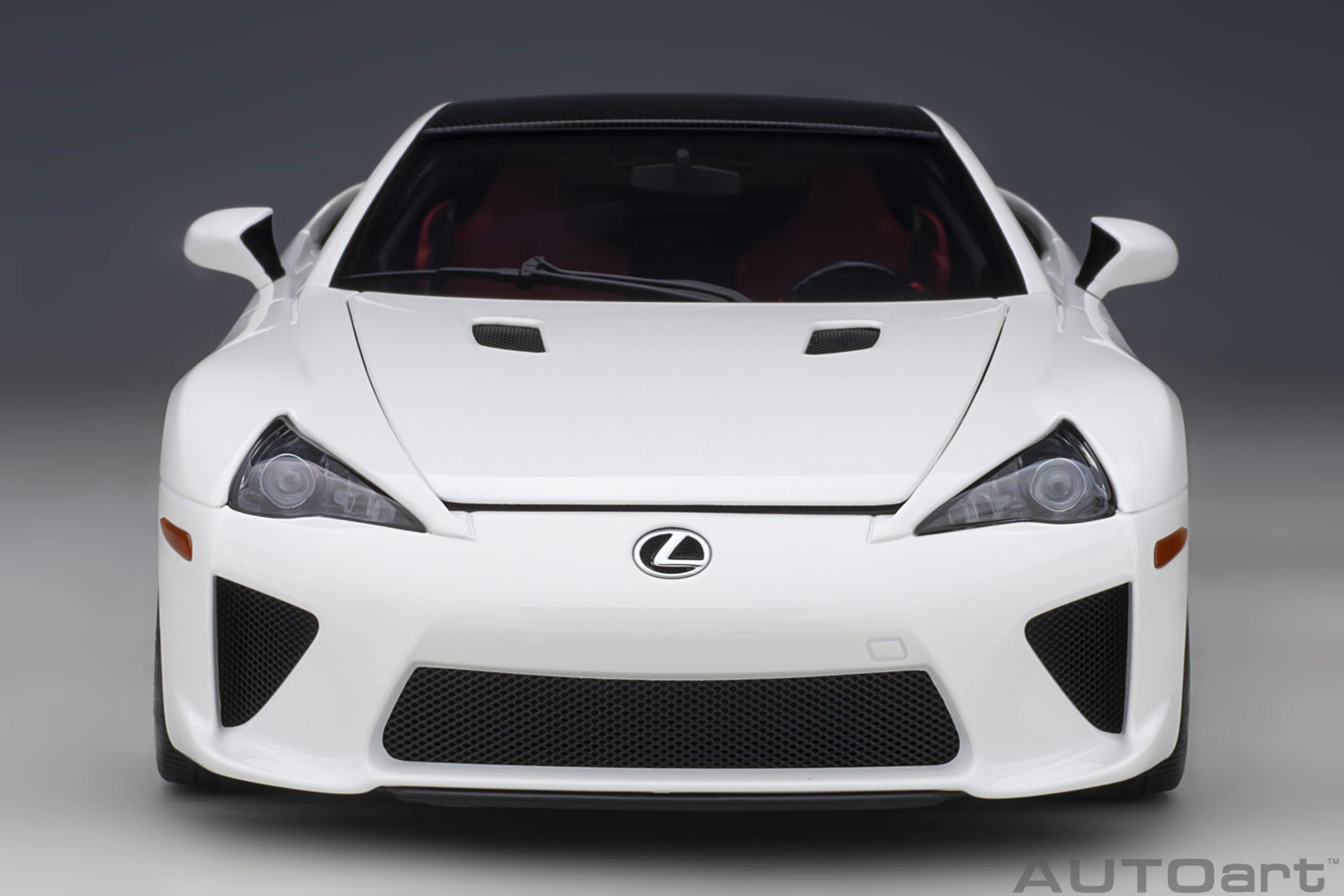 AUTOart Lexus LFA 2010 1:18 - Whitest White / Carbon Black - Image 5