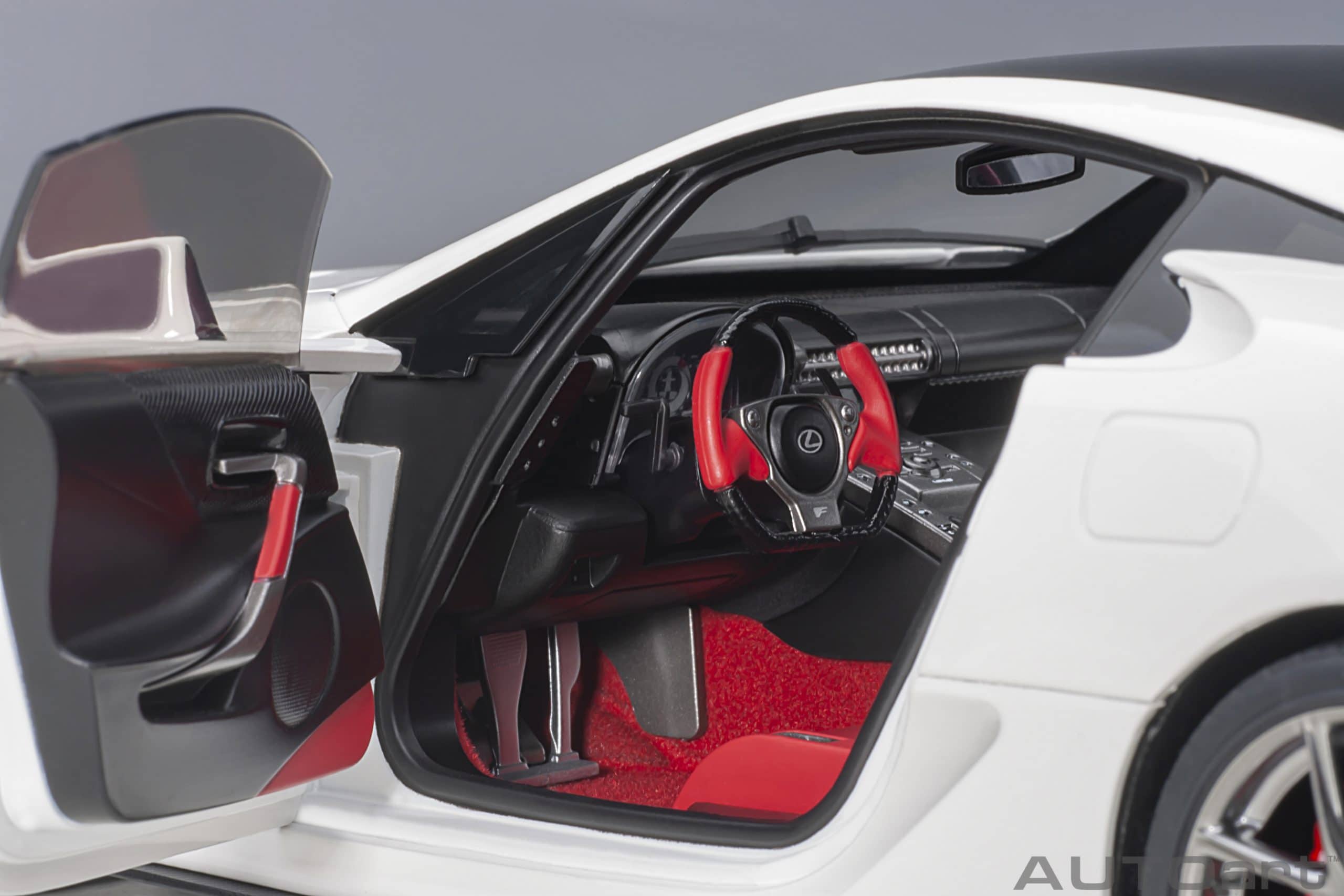AUTOart Lexus LFA 2010 1:18 - Whitest White / Carbon Black - Image 9