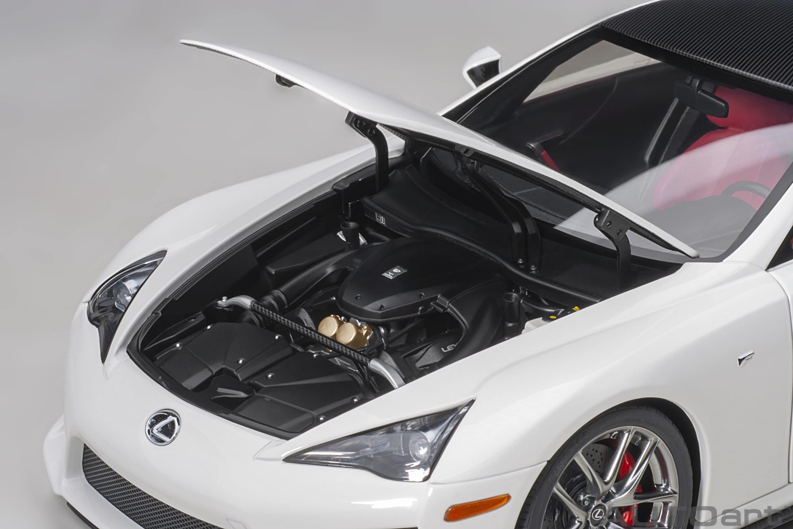 AUTOart Lexus LFA 2010 1:18 - Whitest White / Carbon Black - Image 11