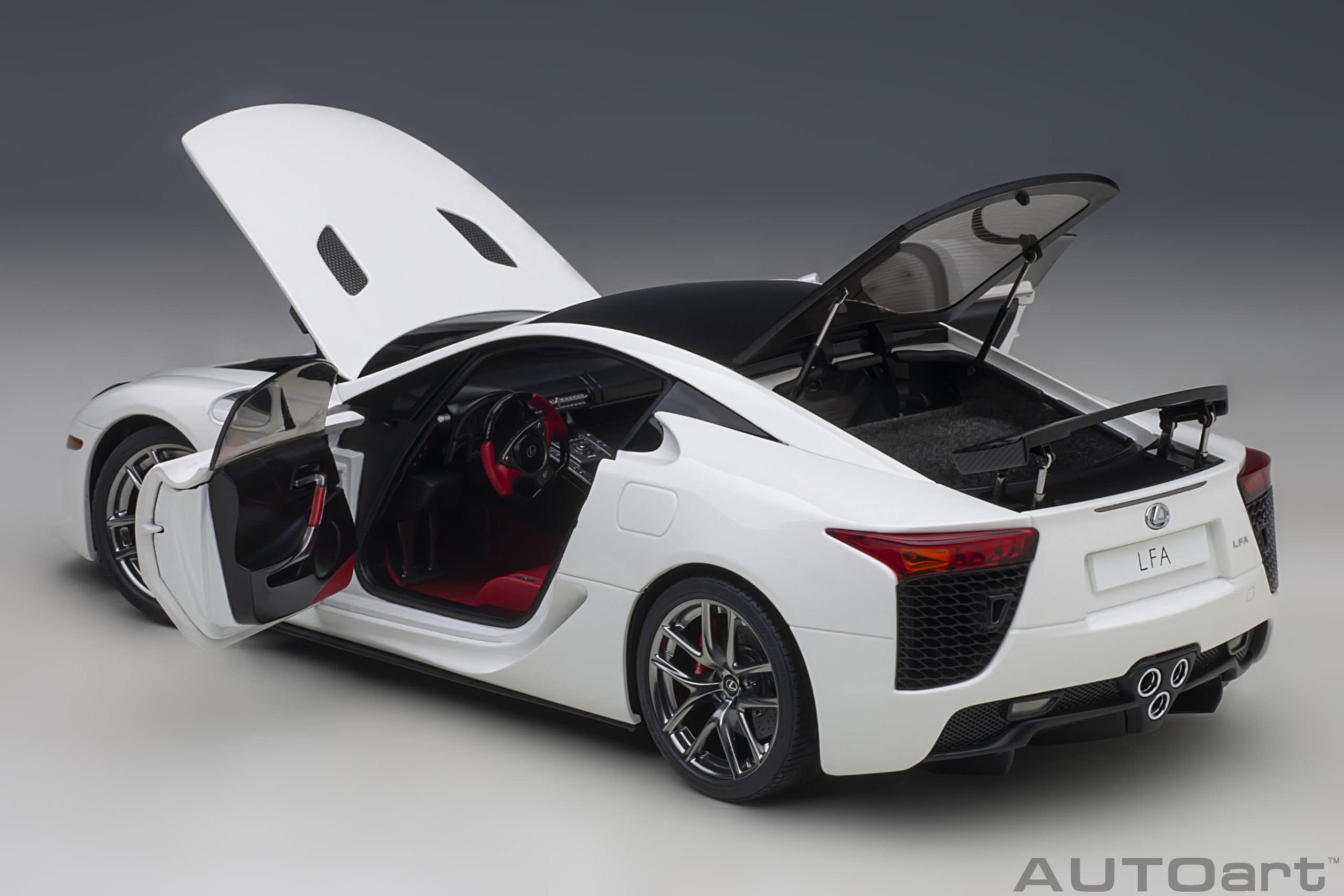 AUTOart Lexus LFA 2010 1:18 - Whitest White / Carbon Black - Image 17