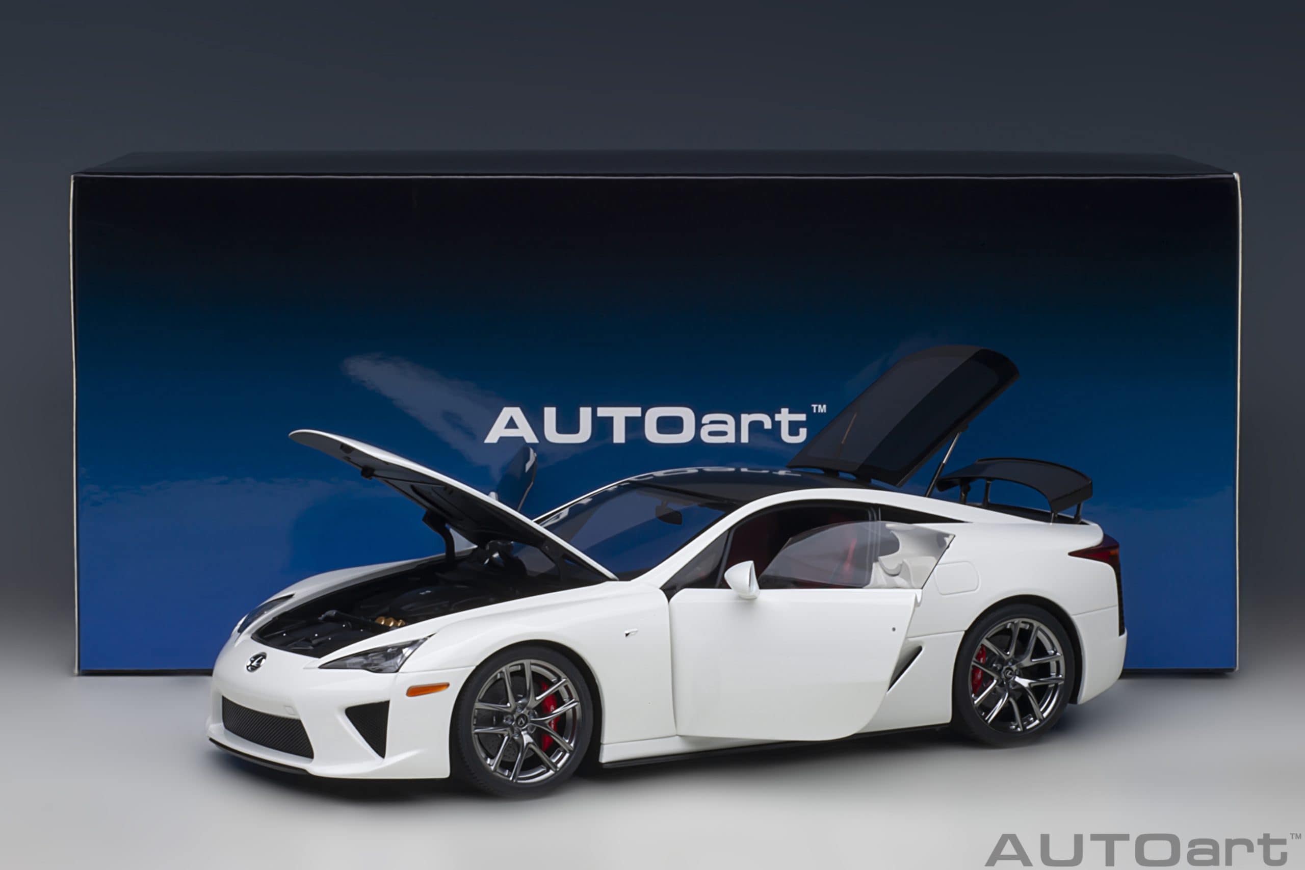 AUTOart Lexus LFA 2010 1:18 - Whitest White / Carbon Black - Image 22