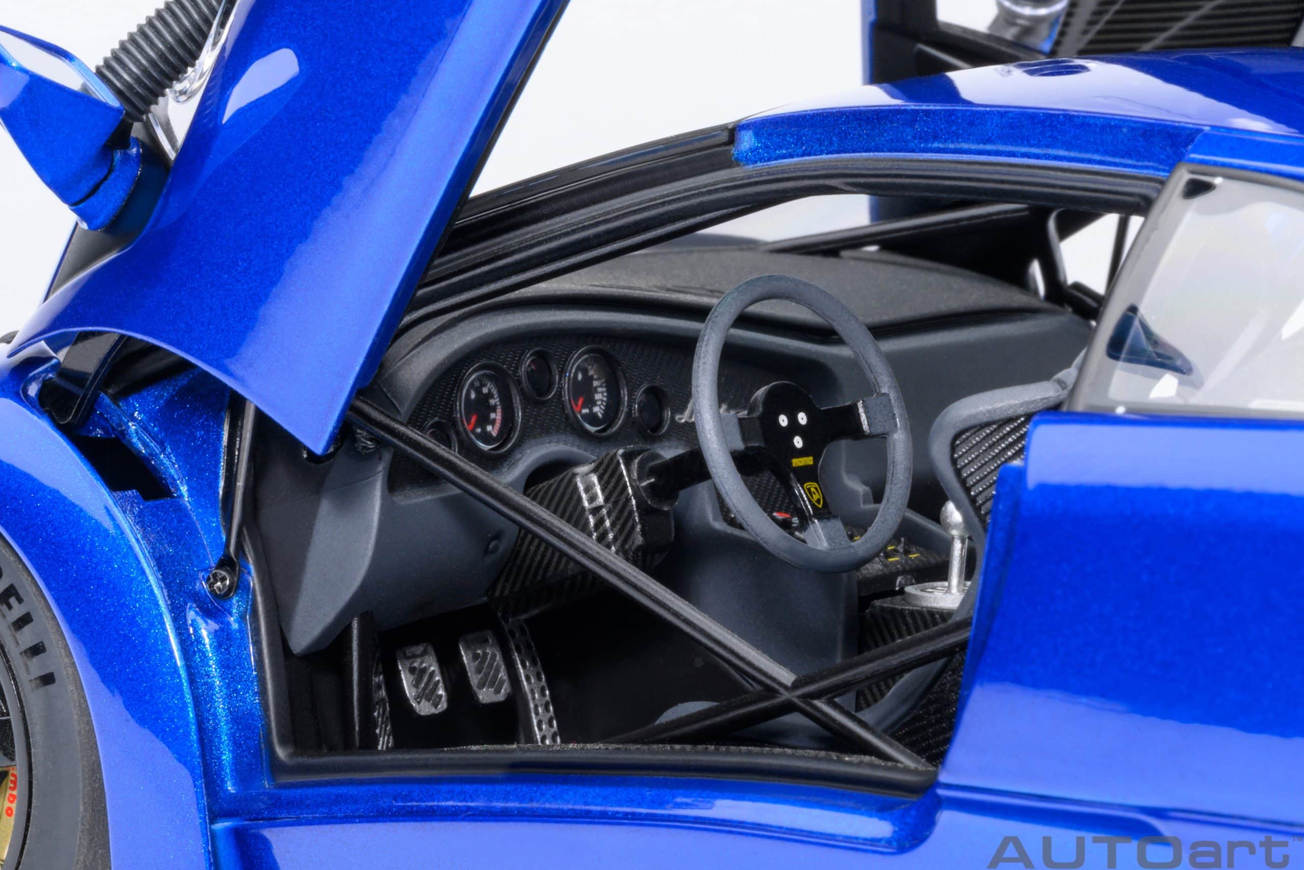 AUTOart Lamborghini Diablo GTR 1999 1:18 - Monterey Blue - Image 9