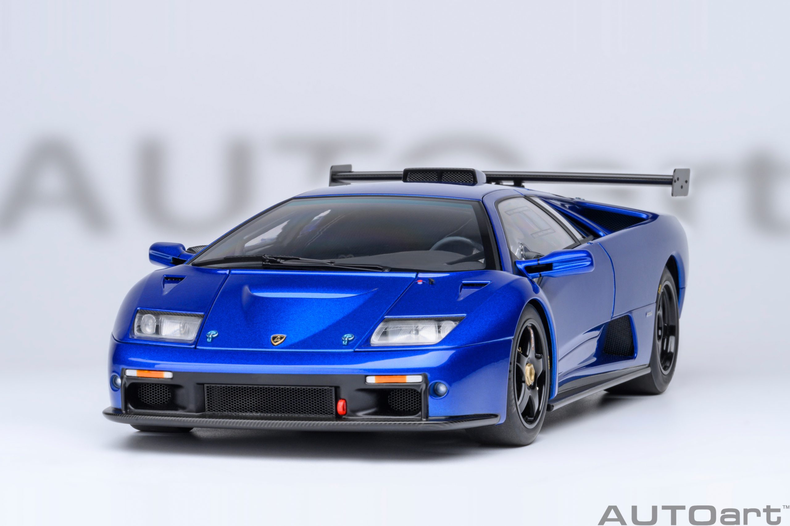 AUTOart Lamborghini Diablo GTR 1999 1:18 - Monterey Blue - Image 19