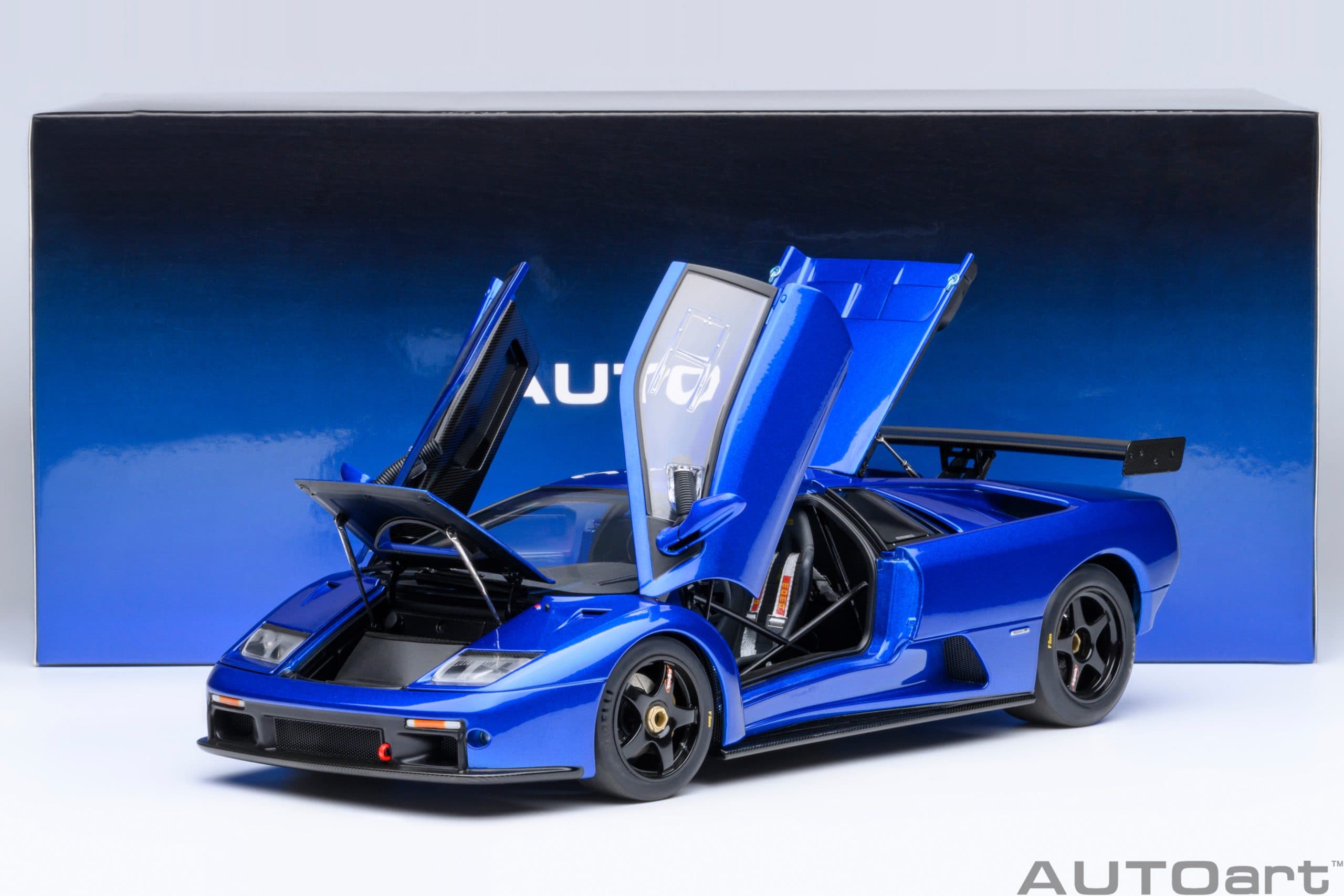 AUTOart Lamborghini Diablo GTR 1999 1:18 - Monterey Blue - Image 21