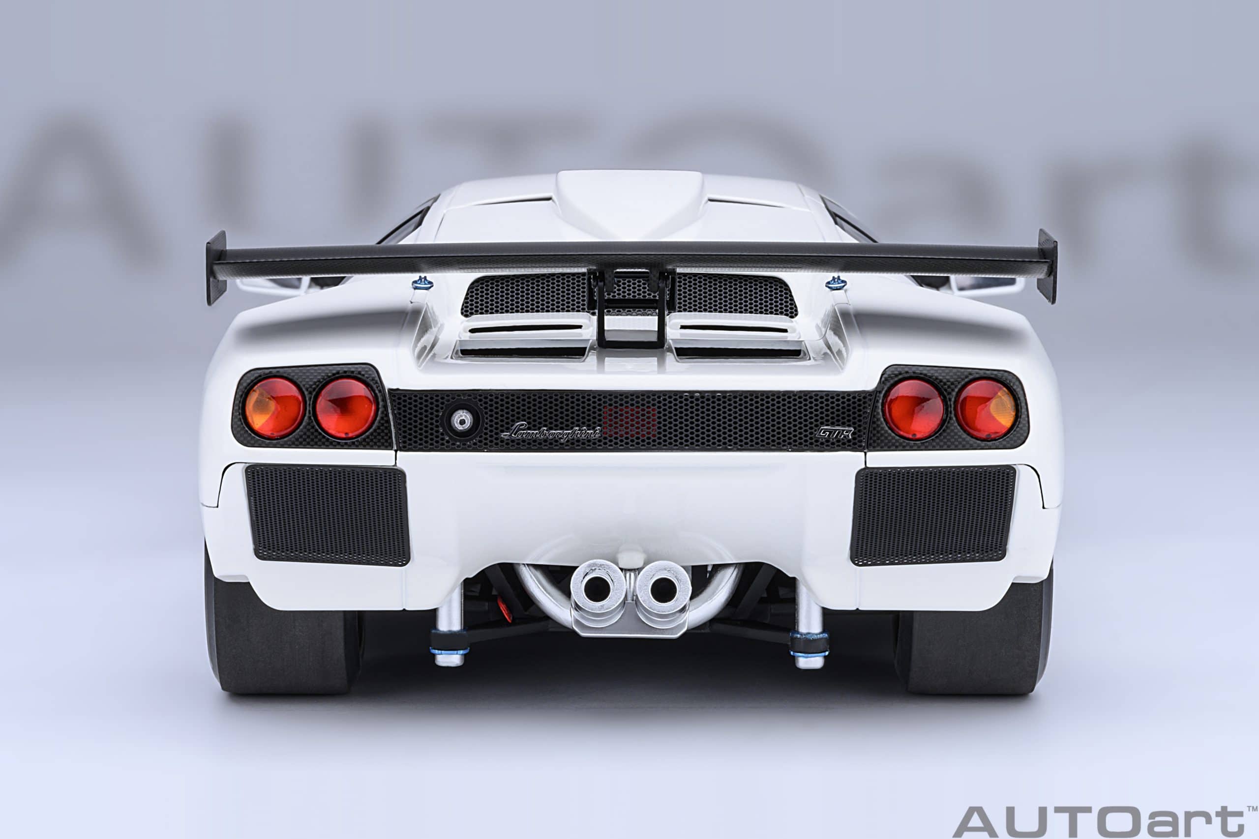 AUTOart Lamborghini Diablo GTR 1999 1:18 - Impact White - Image 2
