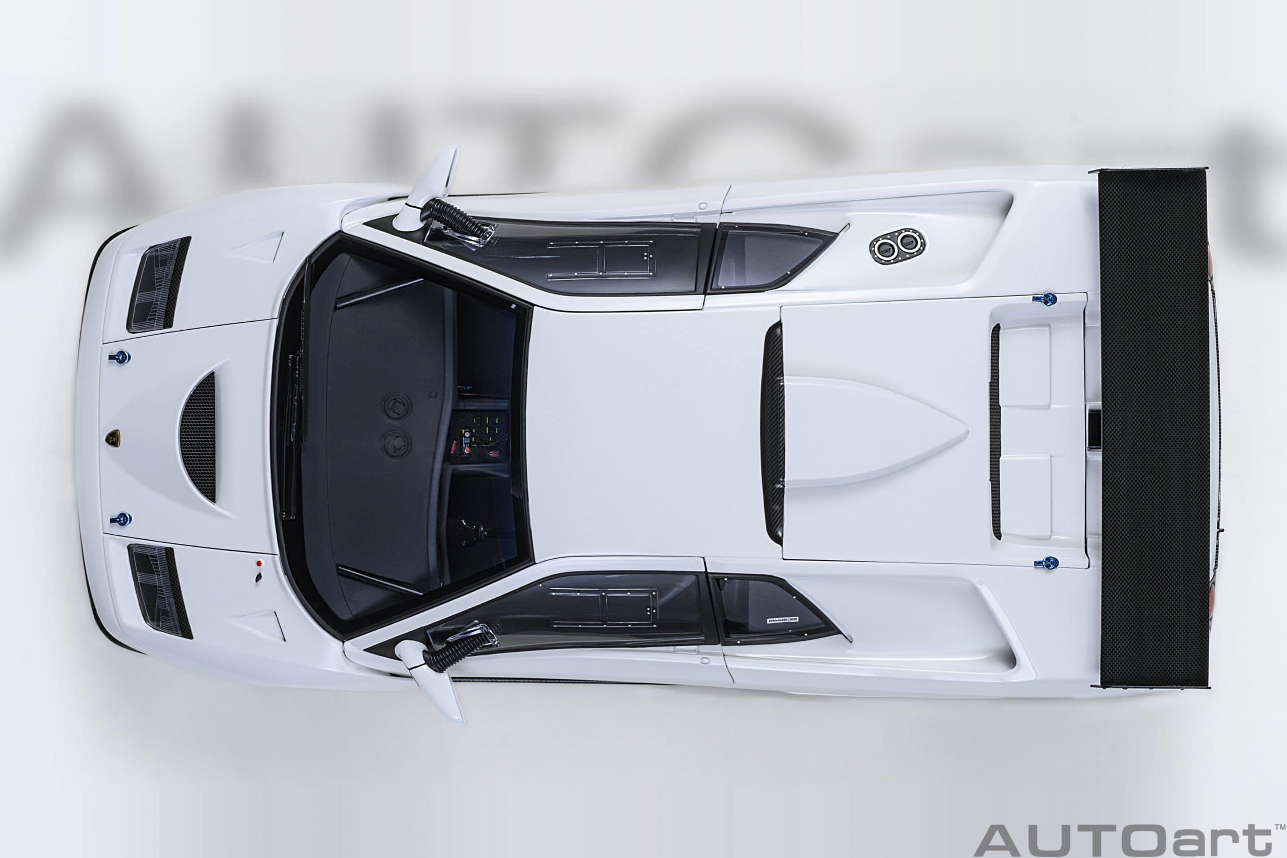 AUTOart Lamborghini Diablo GTR 1999 1:18 - Impact White - Image 7