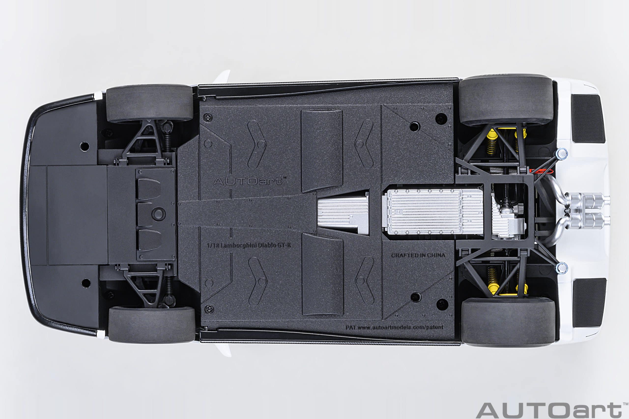 AUTOart Lamborghini Diablo GTR 1999 1:18 - Impact White - Image 8