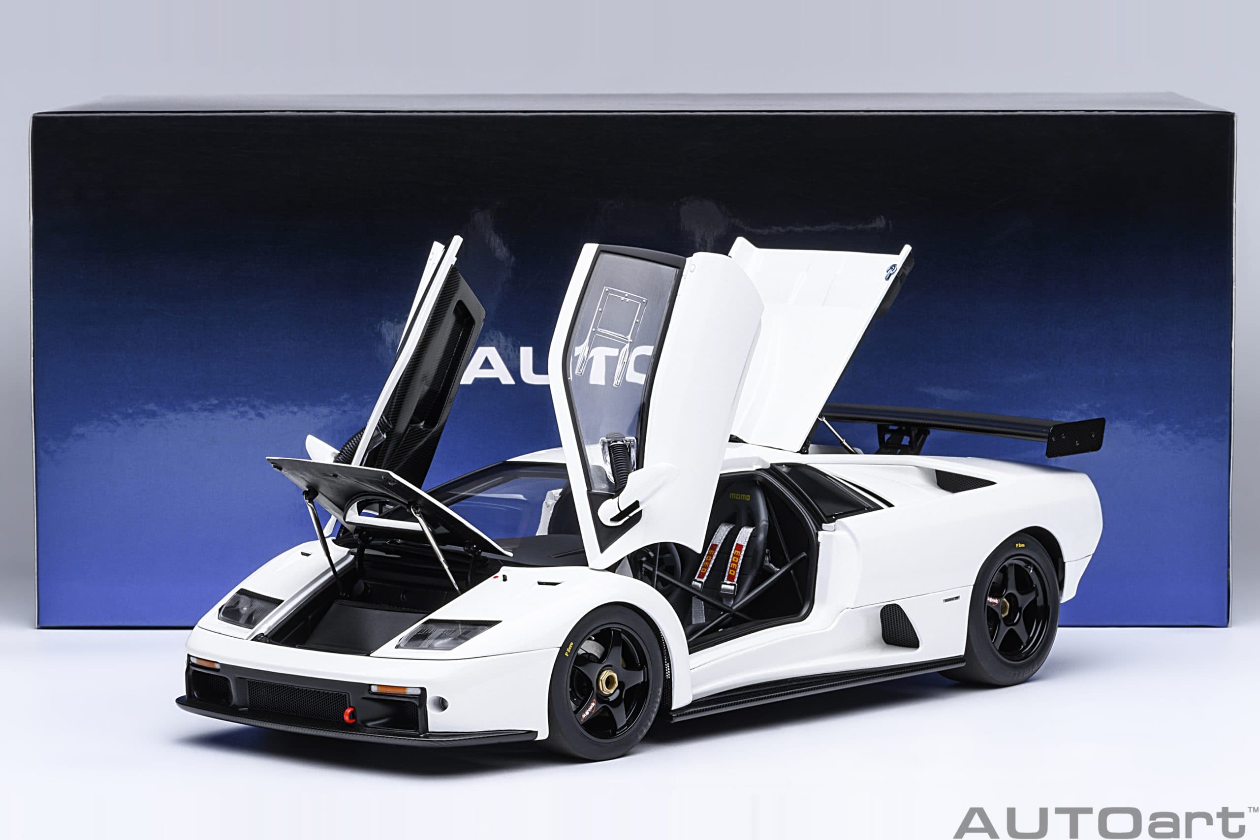 AUTOart ランボルギーニ ディアブロ GTR 1999 1:18 - インパクト