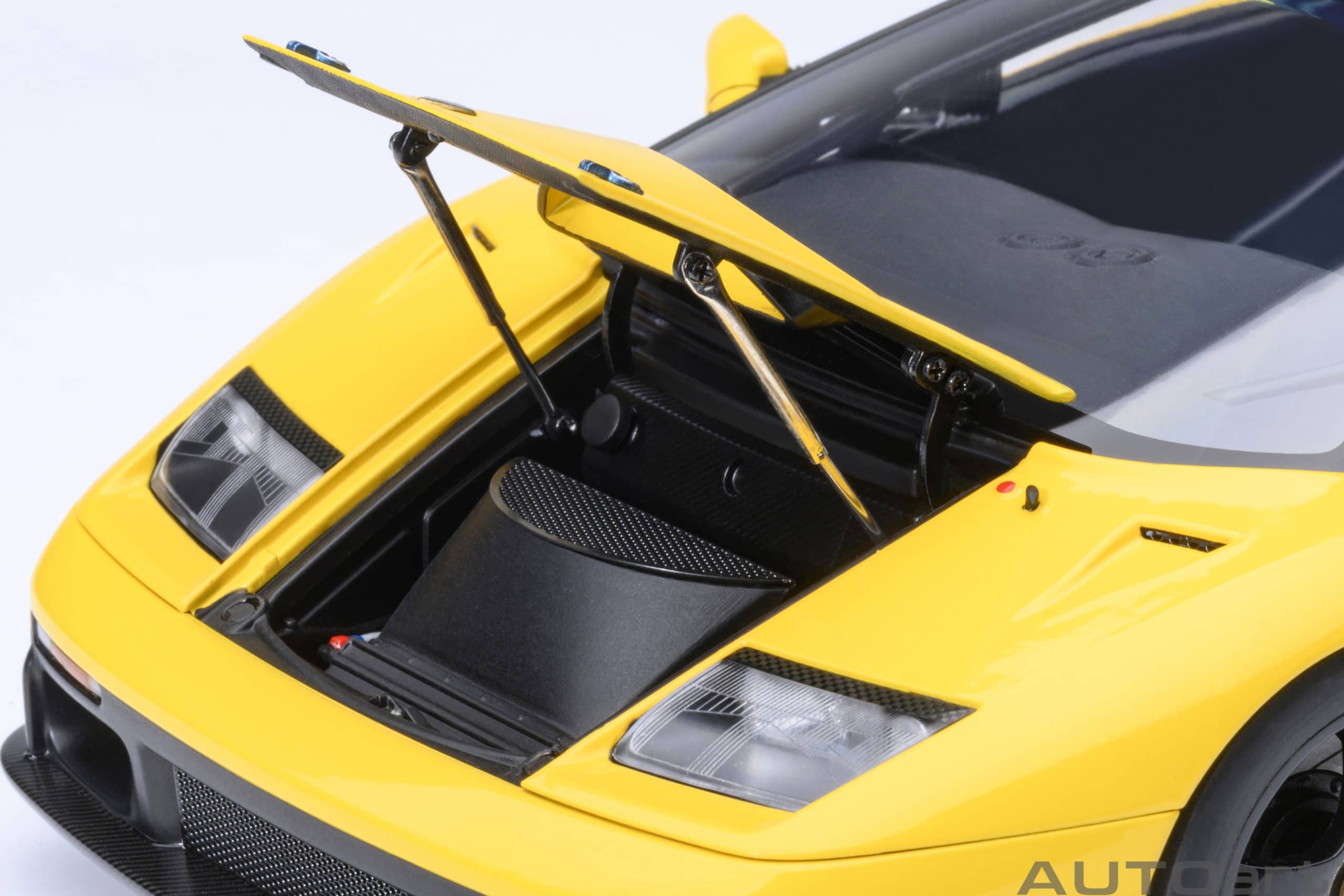 AUTOart Lamborghini Diablo GTR 1999 1:18 - Superfly Yellow - Image 11
