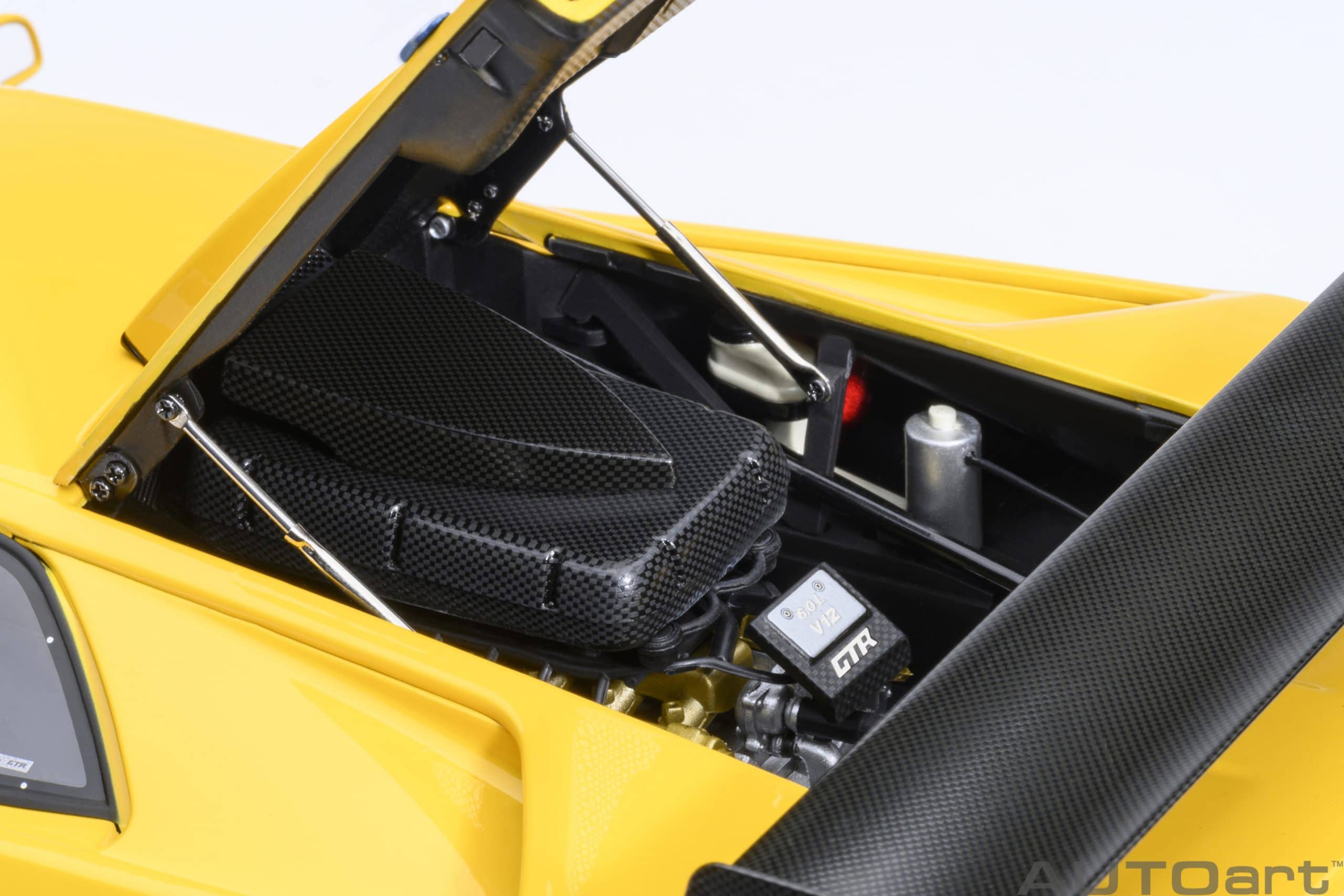 AUTOart Lamborghini Diablo GTR 1999 1:18 - Superfly Yellow - Image 13