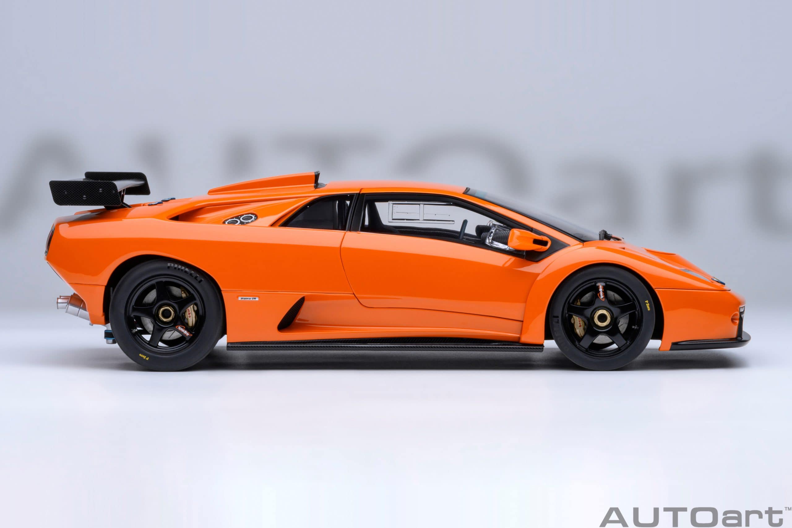 AUTOart Lamborghini Diablo GTR 1999 1:18 - Ishtar Orange - Image 4