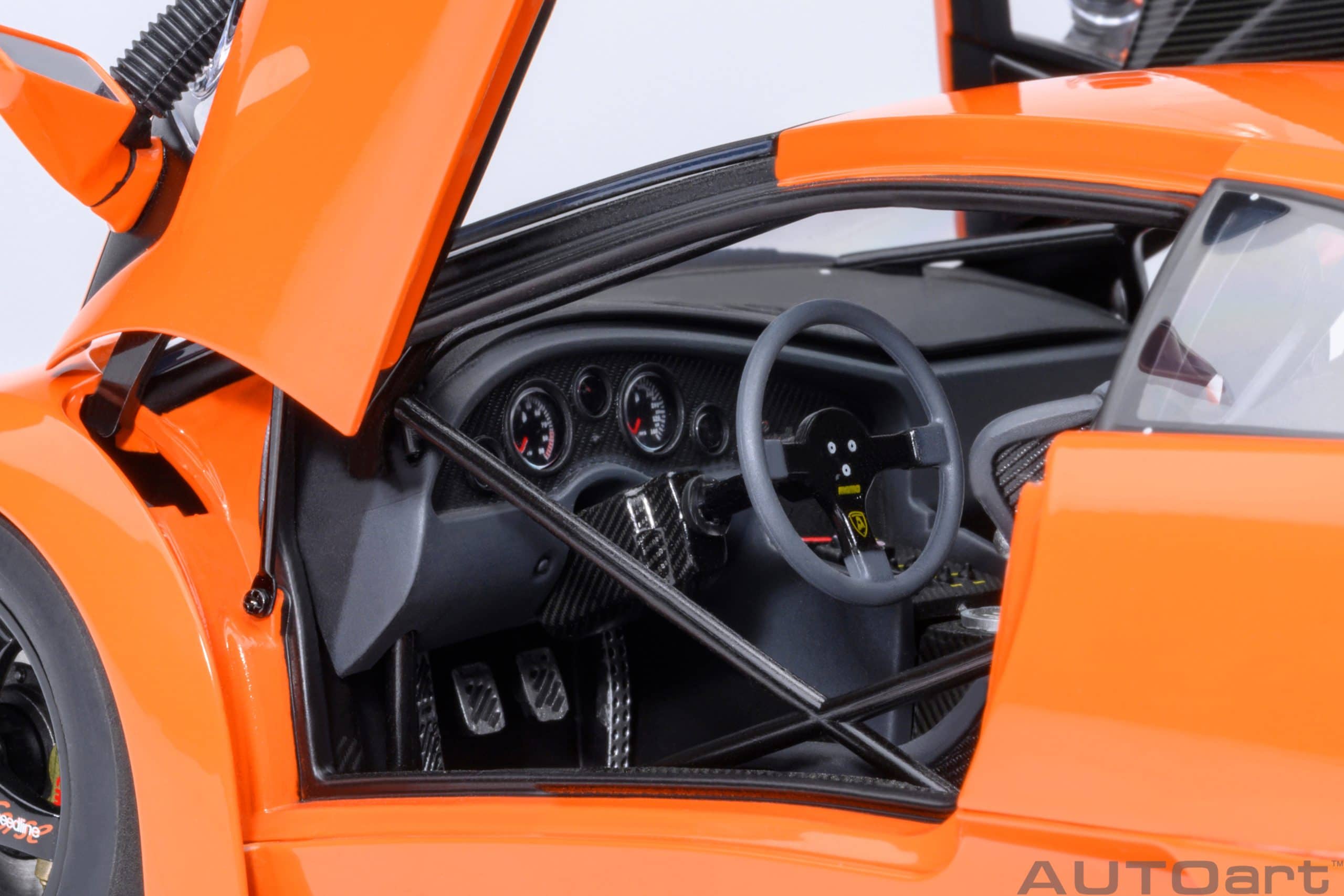 AUTOart Lamborghini Diablo GTR 1999 1:18 - Ishtar Orange - Image 9