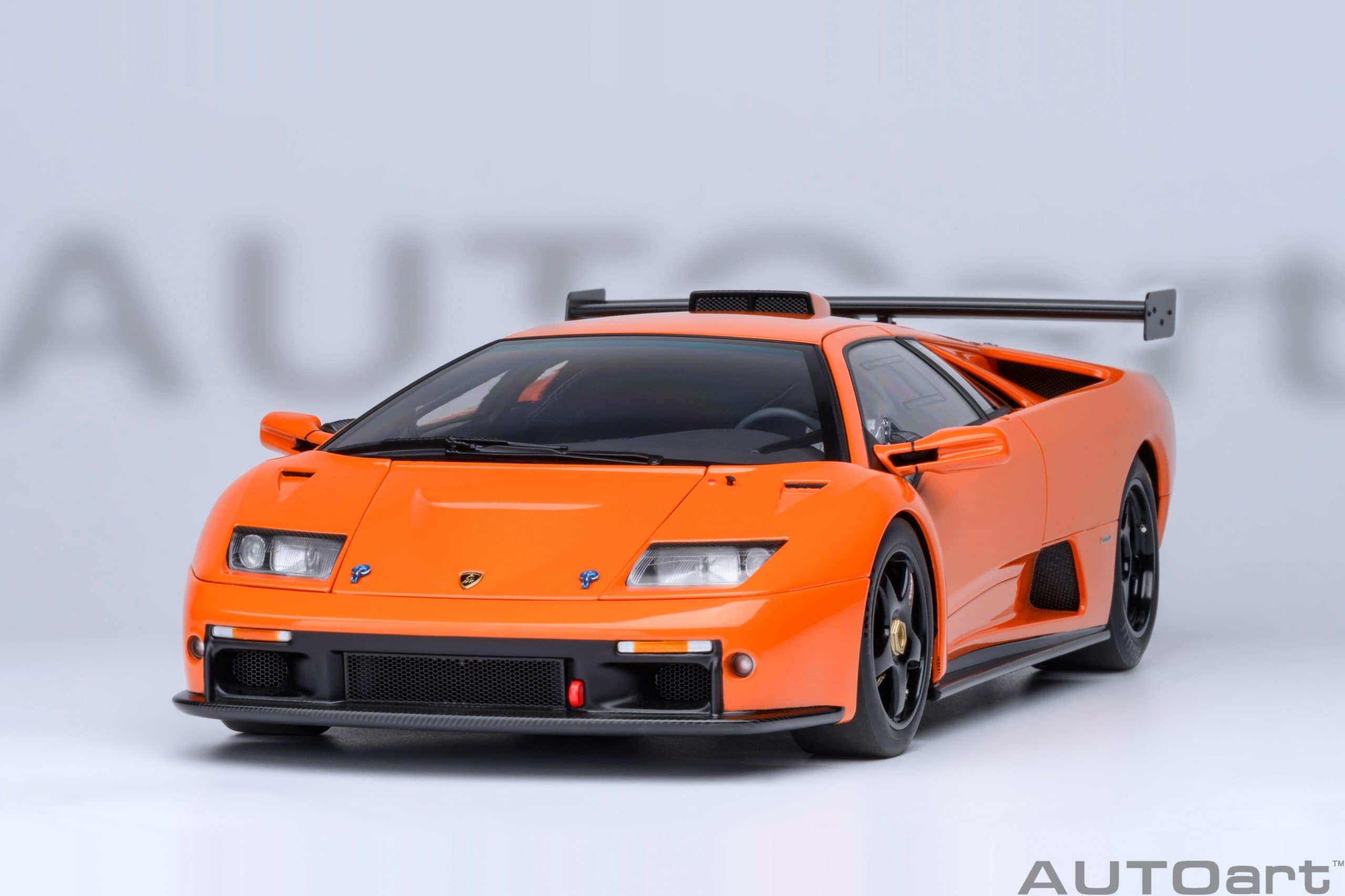 AUTOart ランボルギーニ ディアブロ GTR 1999 1:18 - イシュタル