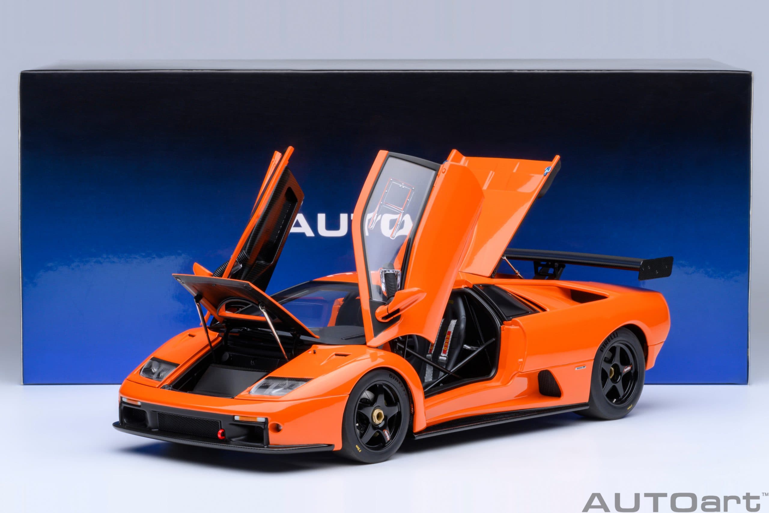 AUTOart ランボルギーニ ディアブロ GTR 1999 1:18 - イシュタル