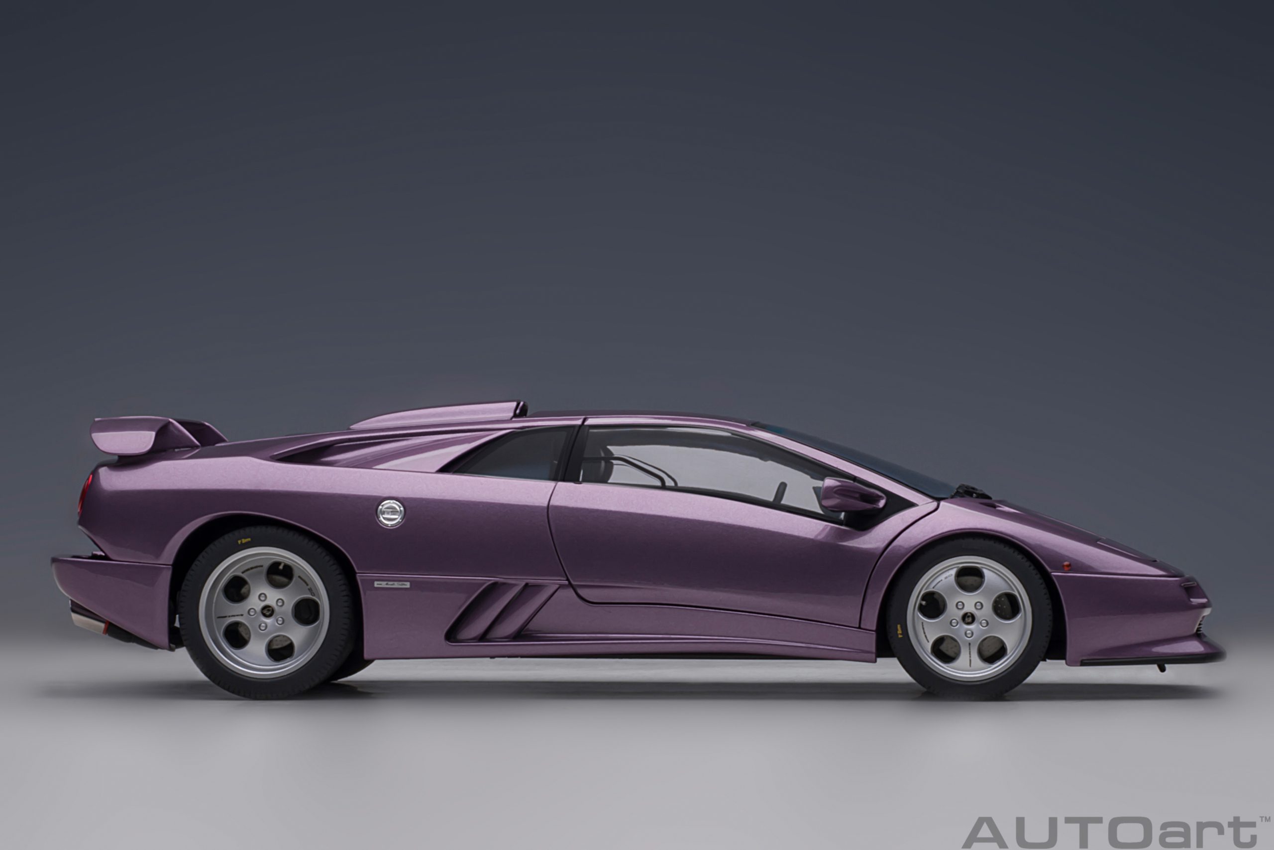 AUTOart ランボルギーニ ディアブロ SE30 Jota 1995 1:18 - SE30
