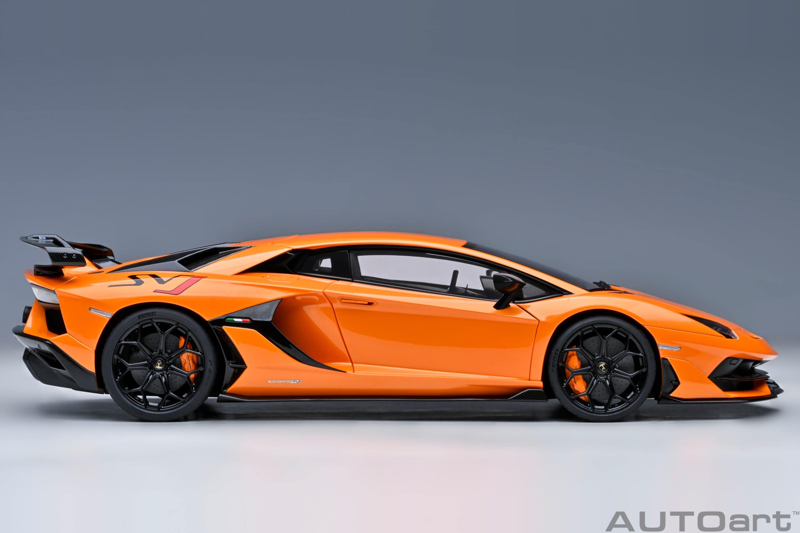 AUTOart ランボルギーニ アヴェンタドール SVJ 2019 1:18 - パール