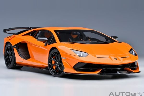 AUTOart ランボルギーニ アヴェンタドール SVJ 2019 1:18 - パール