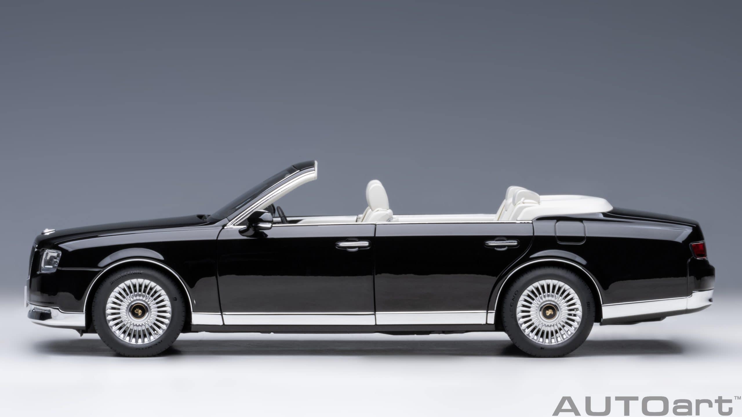 AUTOart Toyota Century Open Car 2019 1:18 - Black - Image 3