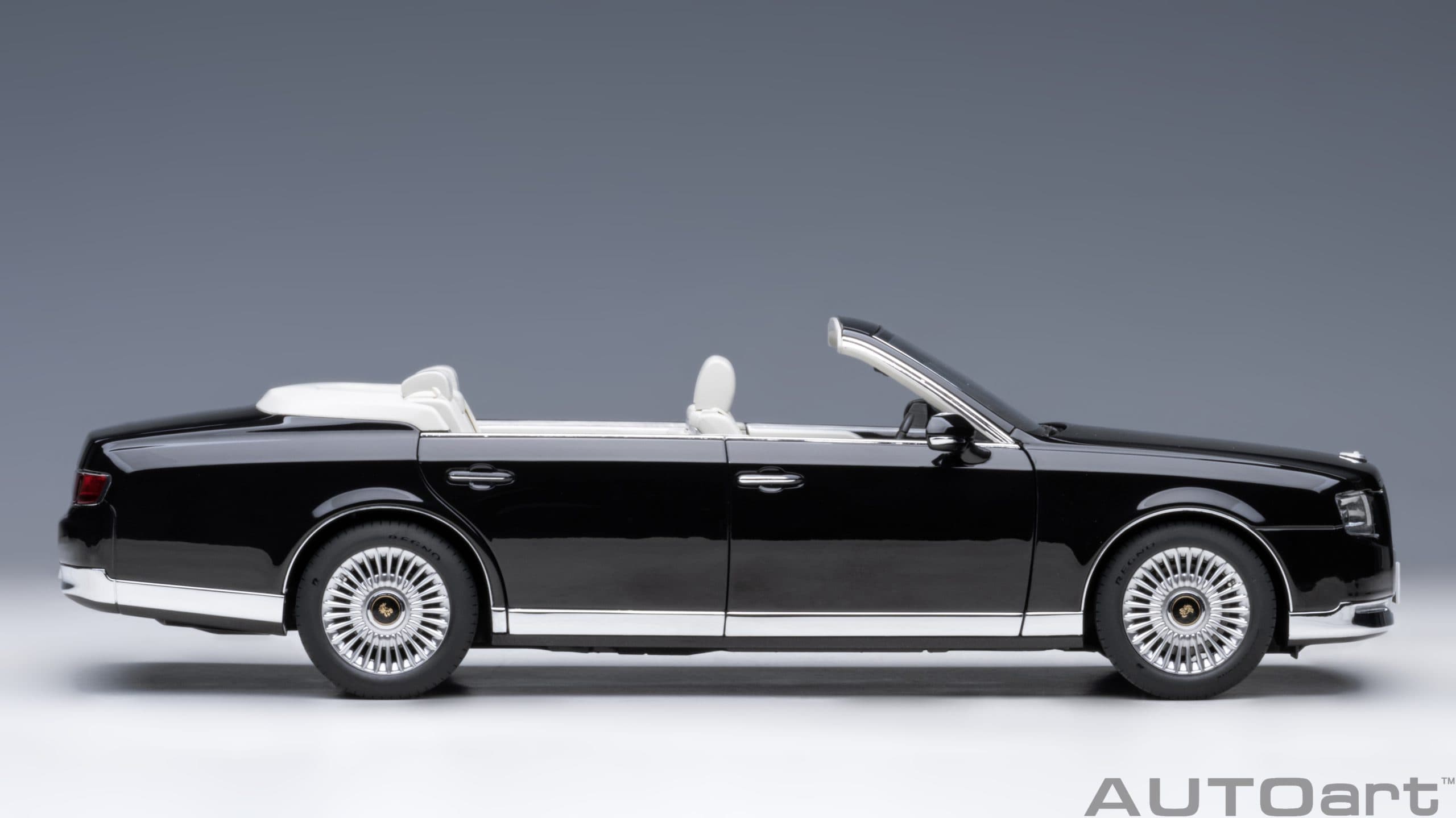 AUTOart Toyota Century Open Car 2019 1:18 - Black - Image 4