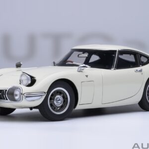 AUTOart Toyota 2000GT 1967 1:18 - Blanc