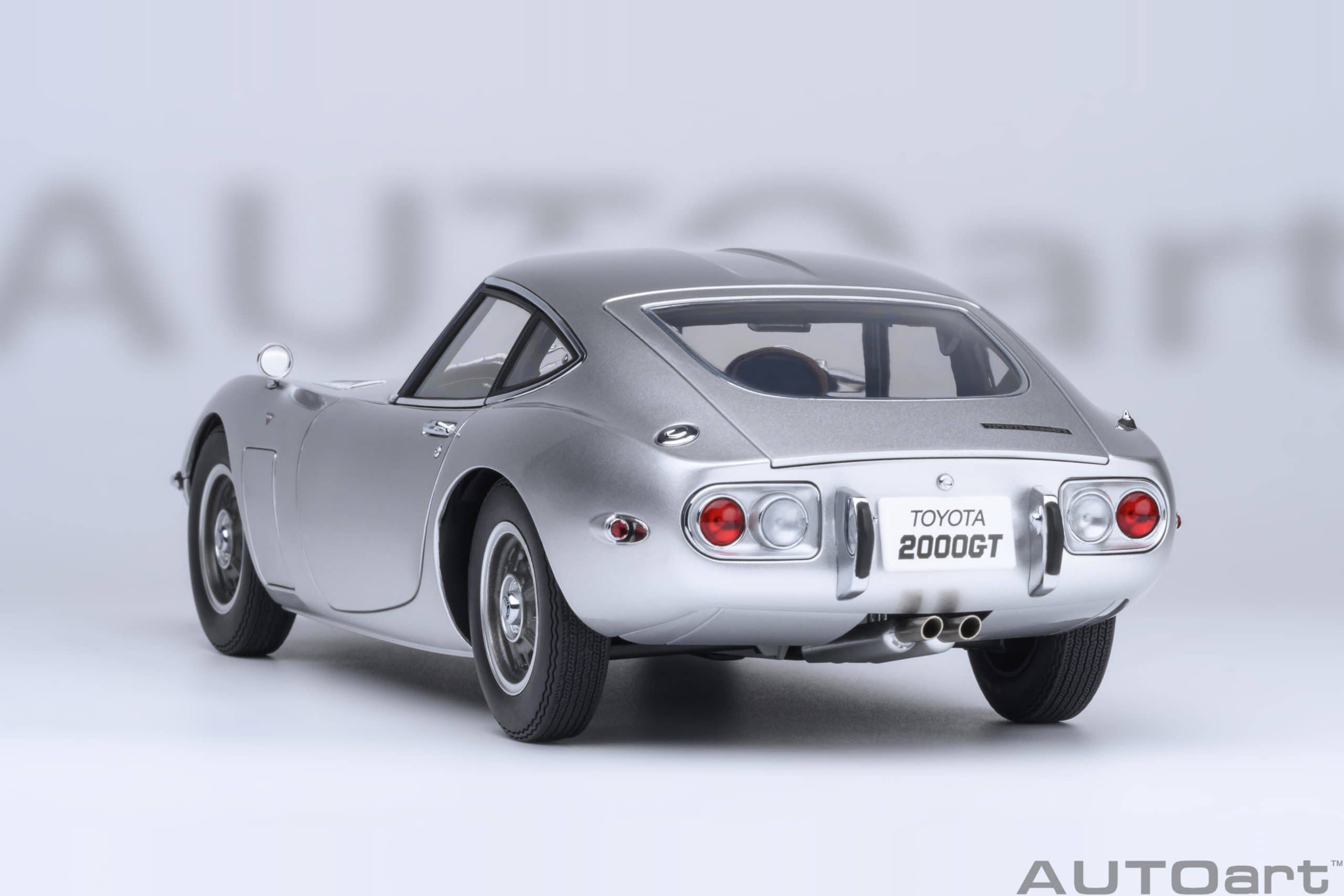 AUTOart トヨタ 2000GT 1967 1:18 - シルバー - modelcars24