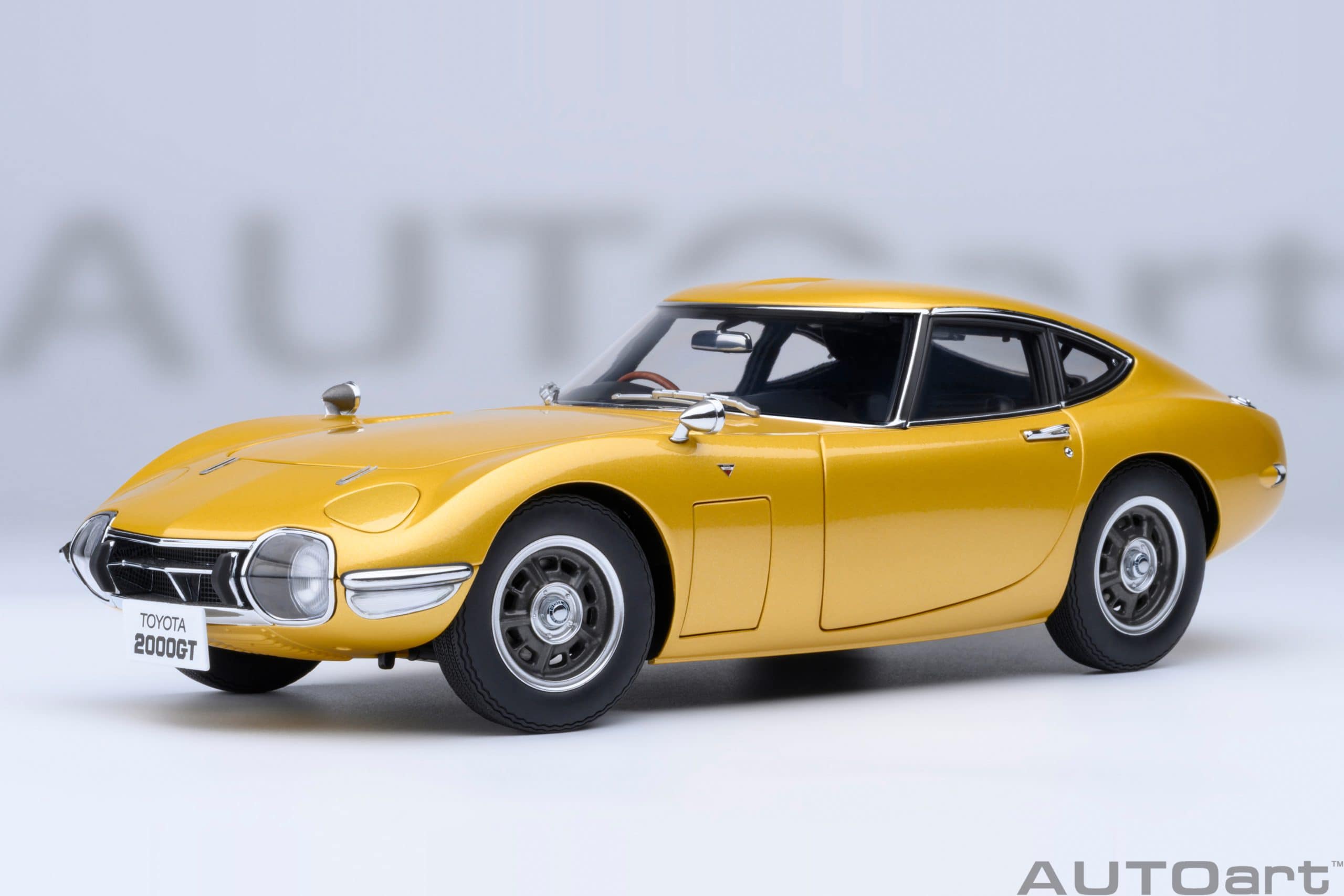 AUTOart Toyota 2000GT 1967 1:18 - Gold