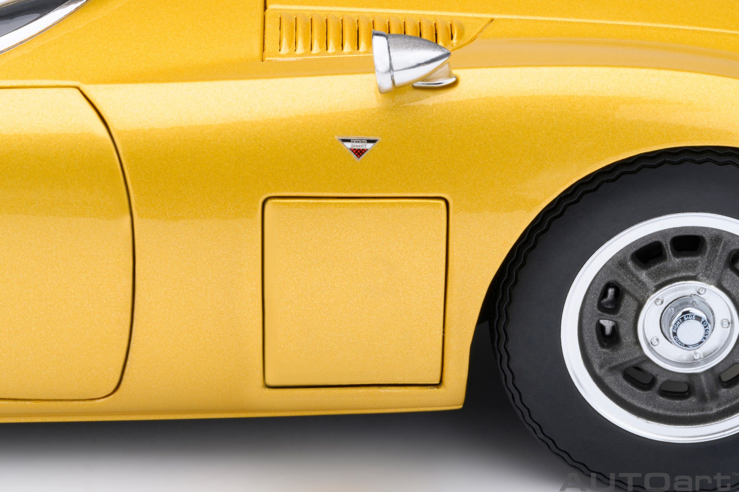 AUTOart トヨタ 2000GT 1967 1:18 - ゴールド - modelcars24