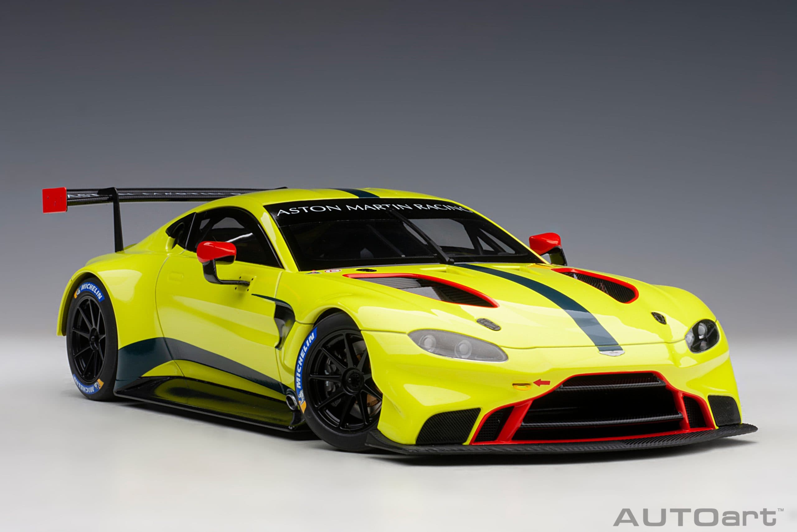 AUTOart Aston Martin Vantage GTE Le Mans Pro 2018 Presentation Car 1:18 - Immagine 10