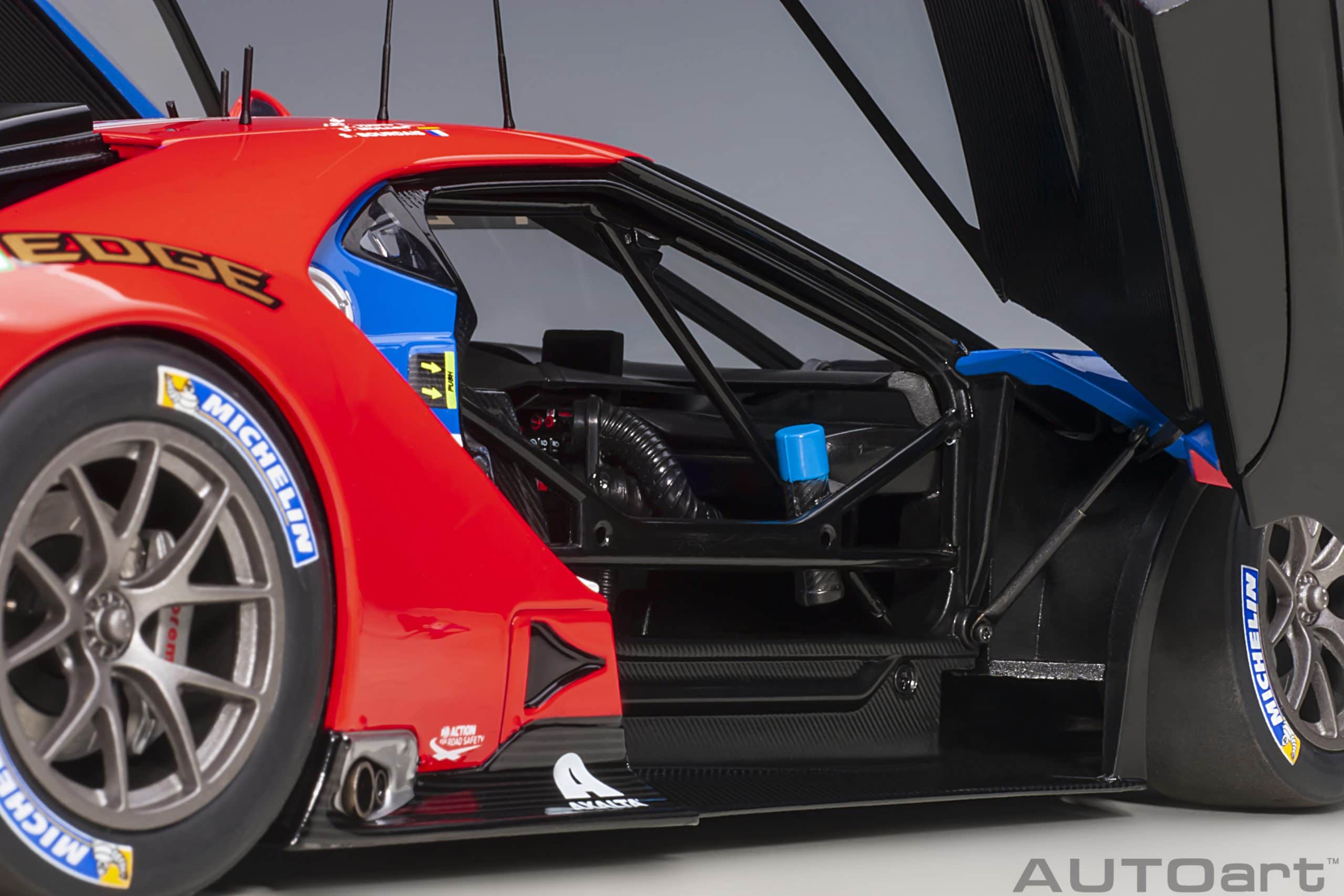 AUTOart Ford GT LM 2019 Hand/Müller/Bourdais #68 1:18 - Immagine 10