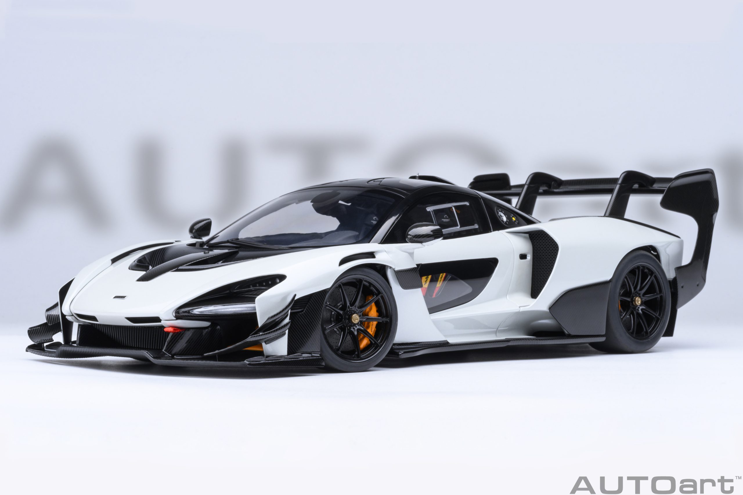 AUTOart McLaren Senna GTR 2019 1:18 - Silica White