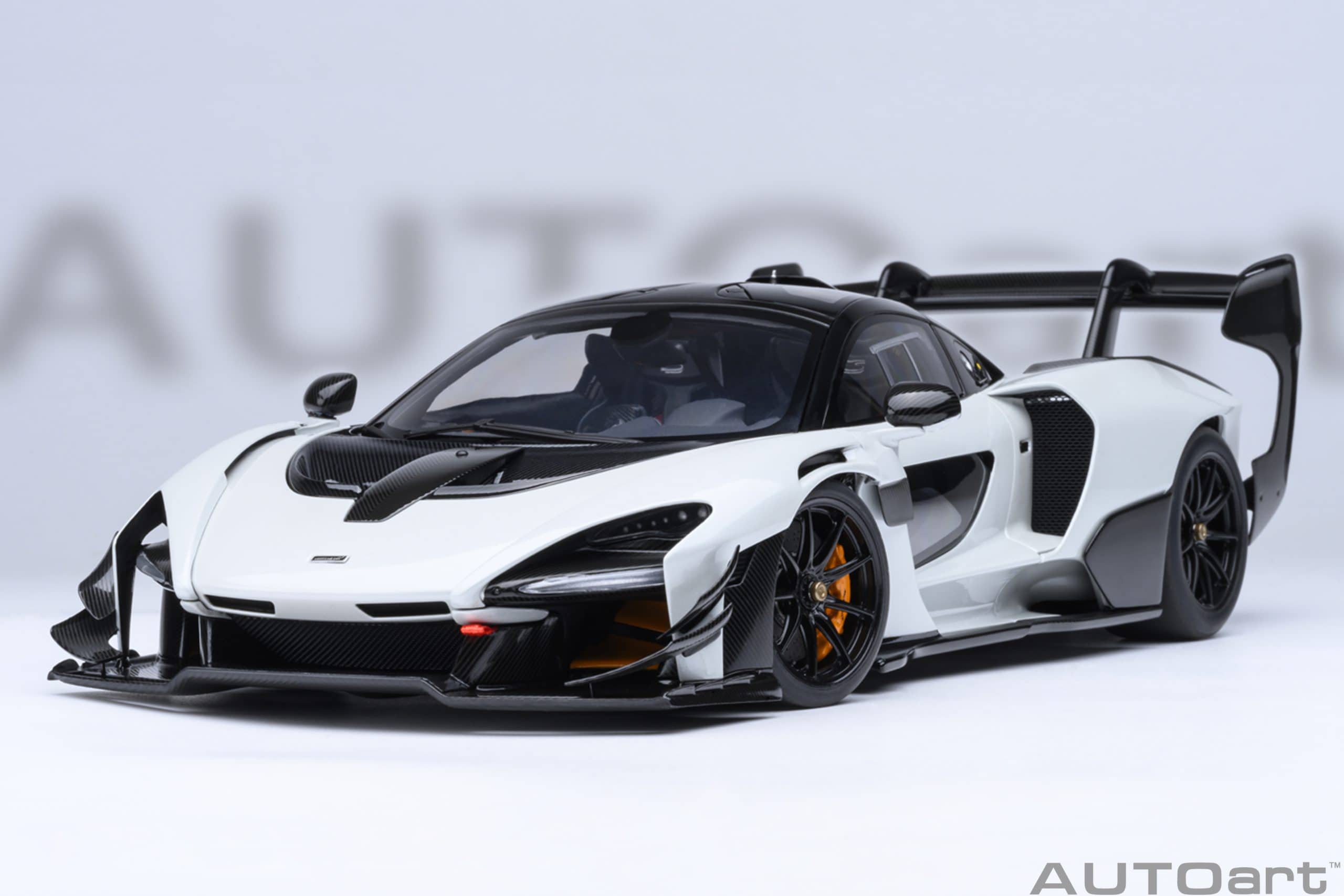 AUTOart McLaren Senna GTR 2019 1:18 - Silica White – Bild 15