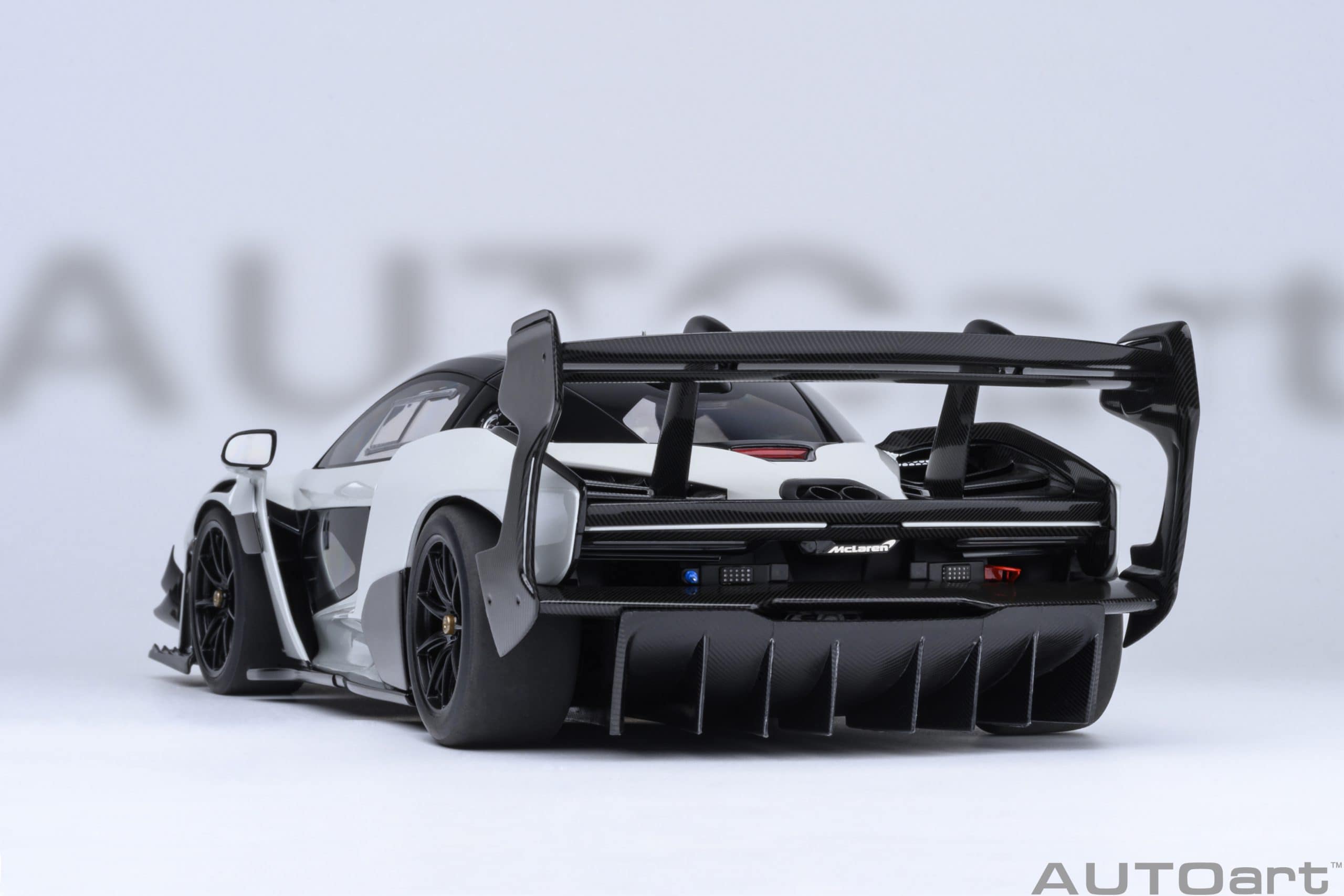 AUTOart McLaren Senna GTR 2019 1:18 - Silica White – Bild 17