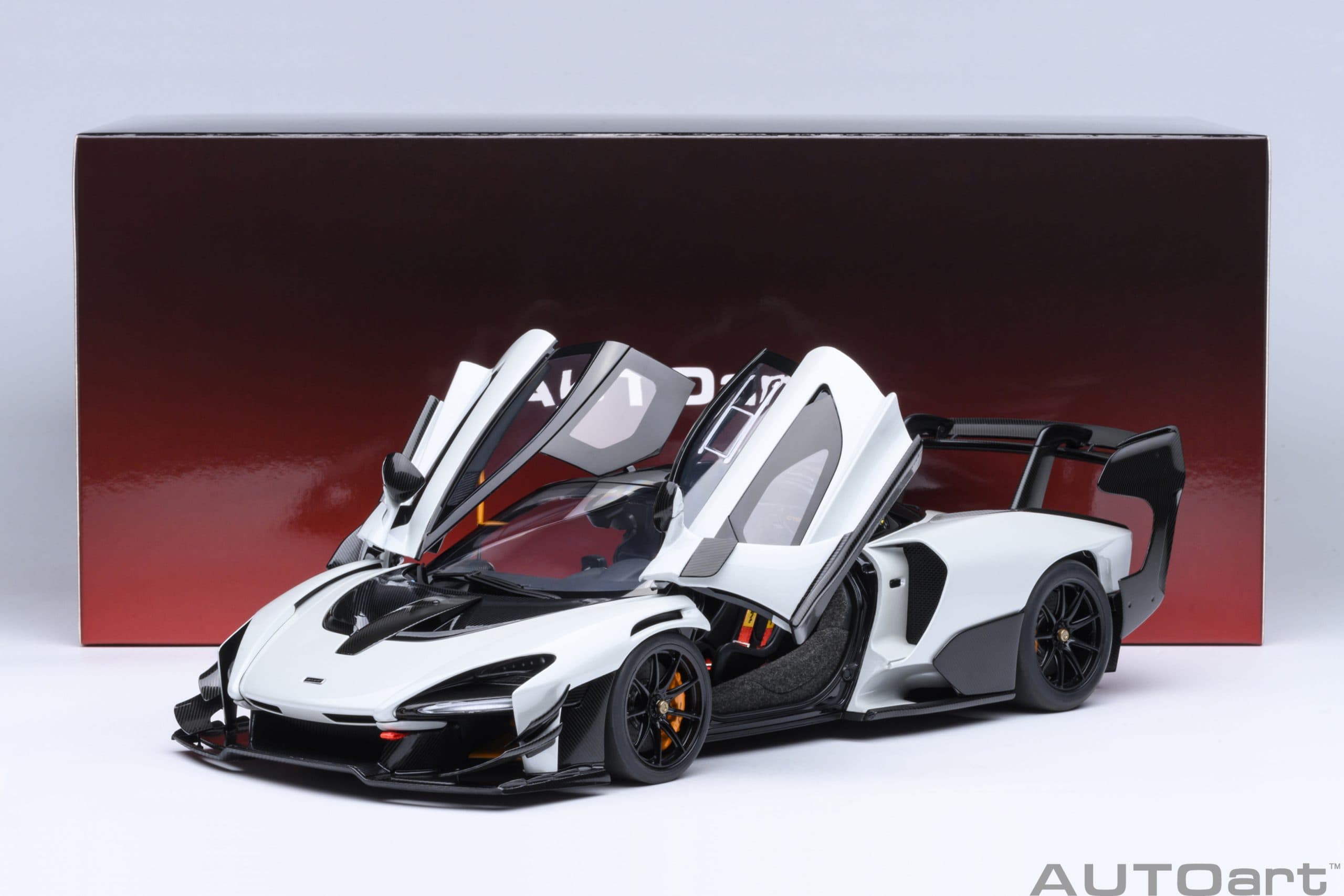 AUTOart McLaren Senna GTR 2019 1:18 - Silica White – Bild 18