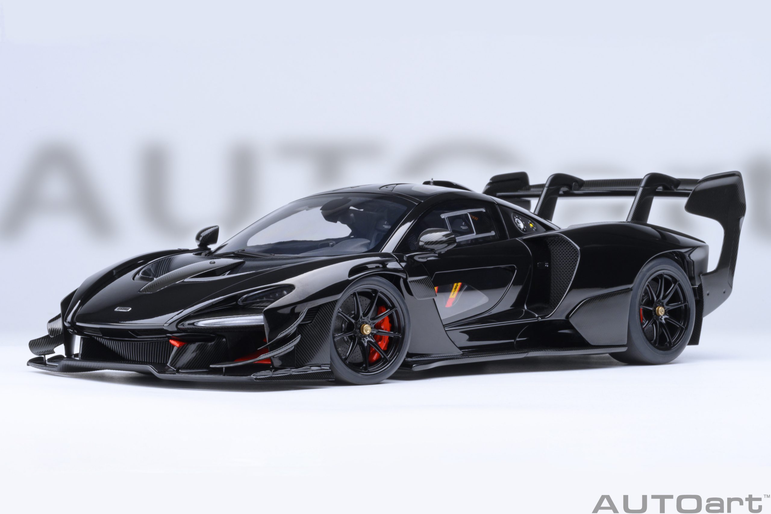 AUTOart マクラーレン セナ GTR 1:18 - オニキスブラック - modelcars24