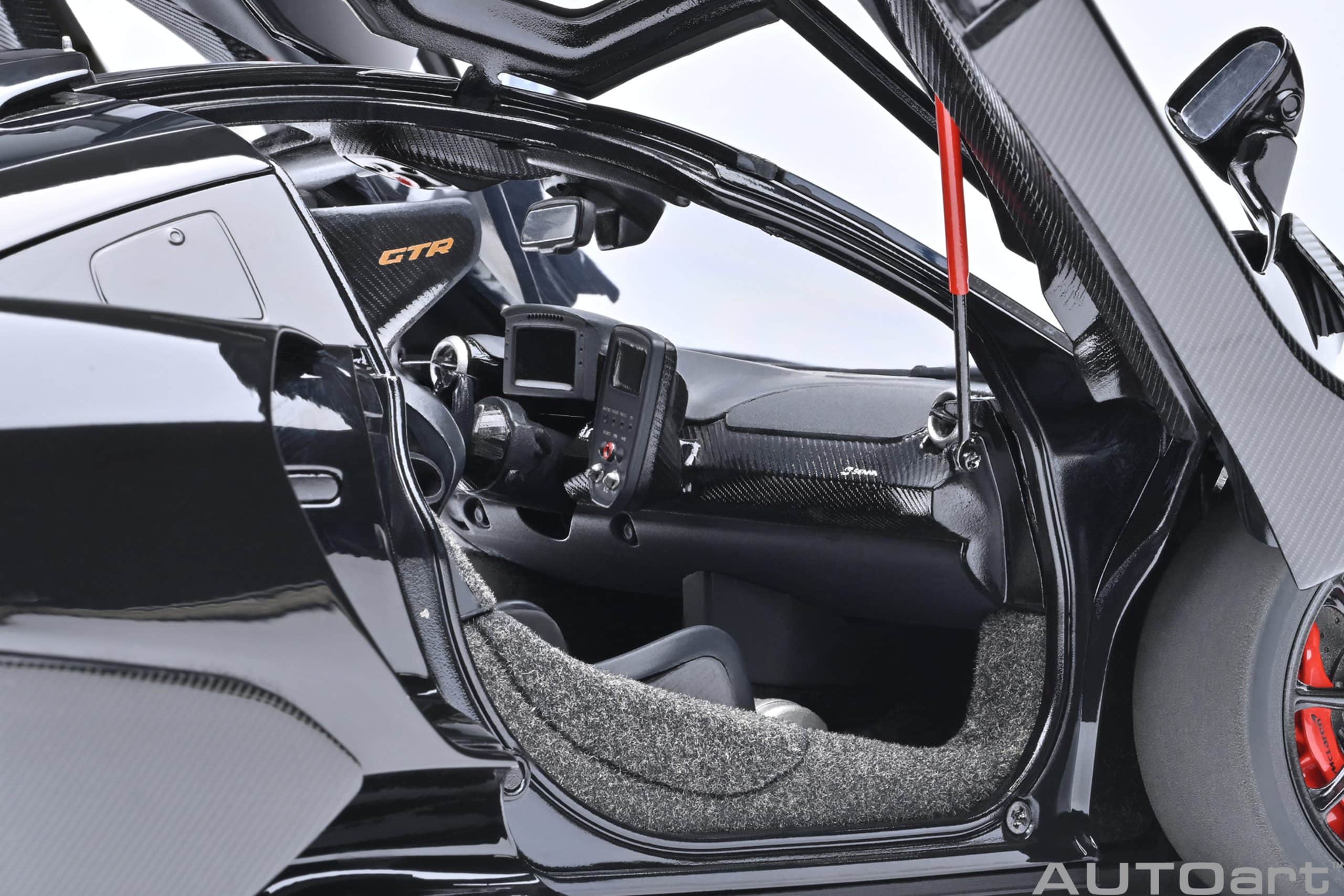 AUTOart McLaren Senna GTR 1:18 - Onyx Black - Image 10