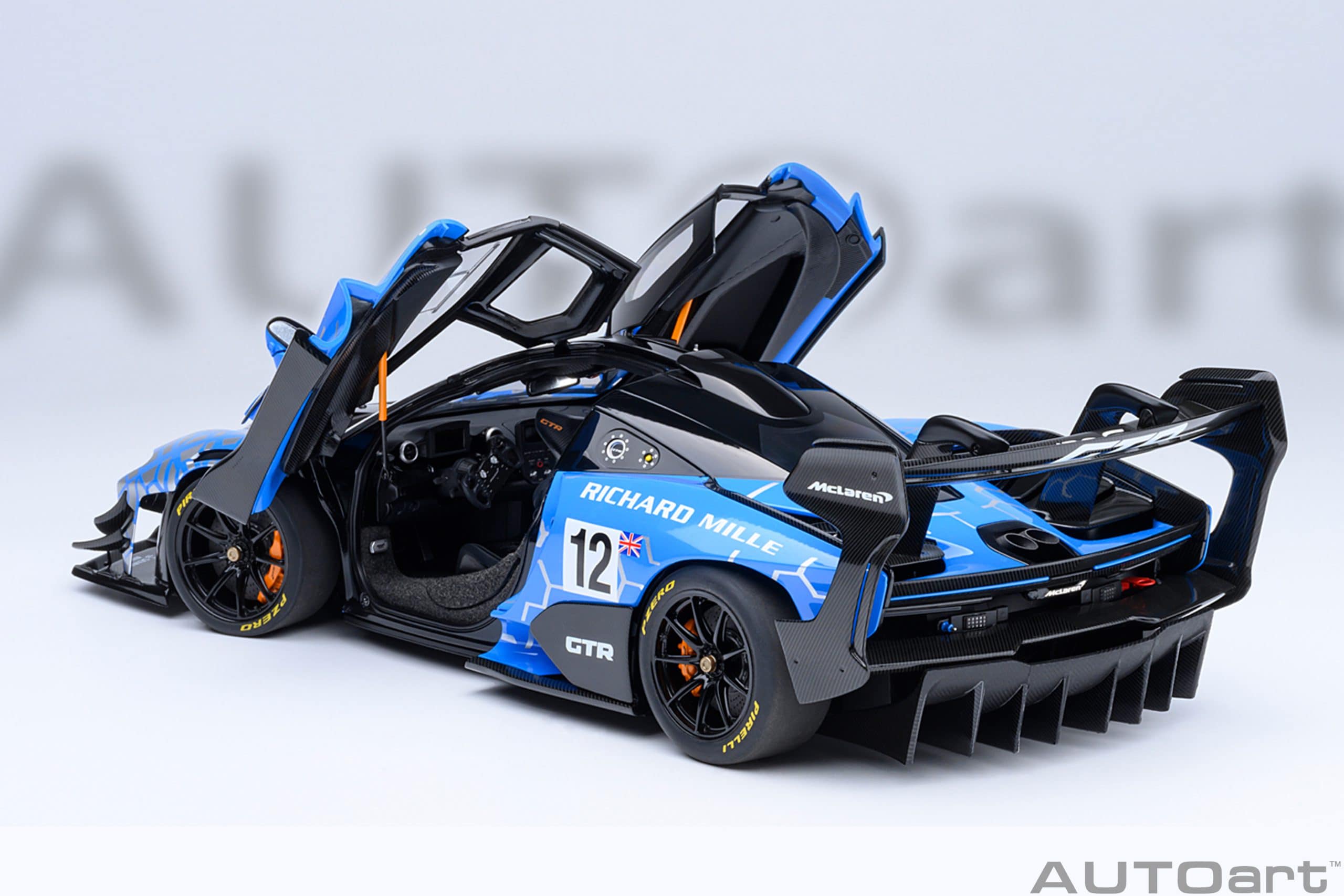 AUTOart McLaren Senna GTR (Presentation version #12) 1:18 - Image 13