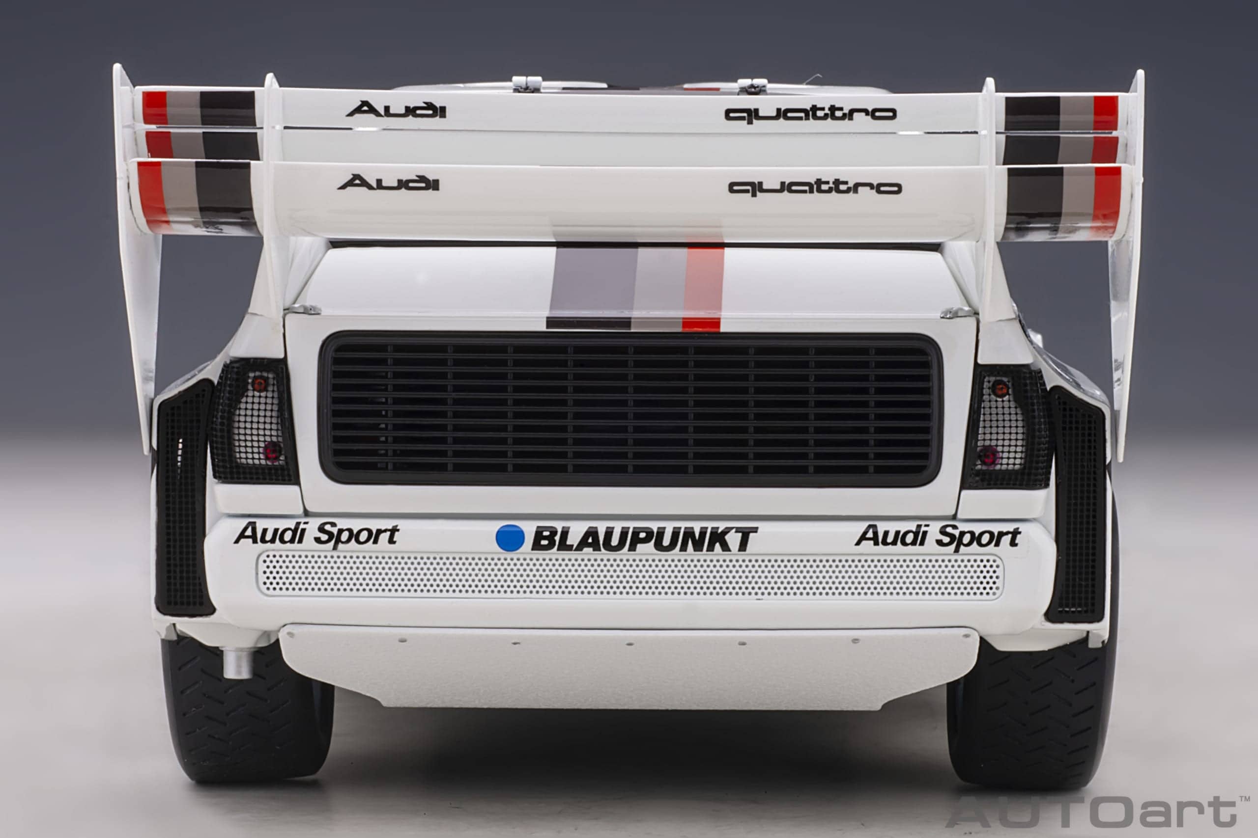 AUTOart Audi Sport quattro S1 Pikes Peak 1987 Röhrl #1 (Winner) 1:18 - Image 6