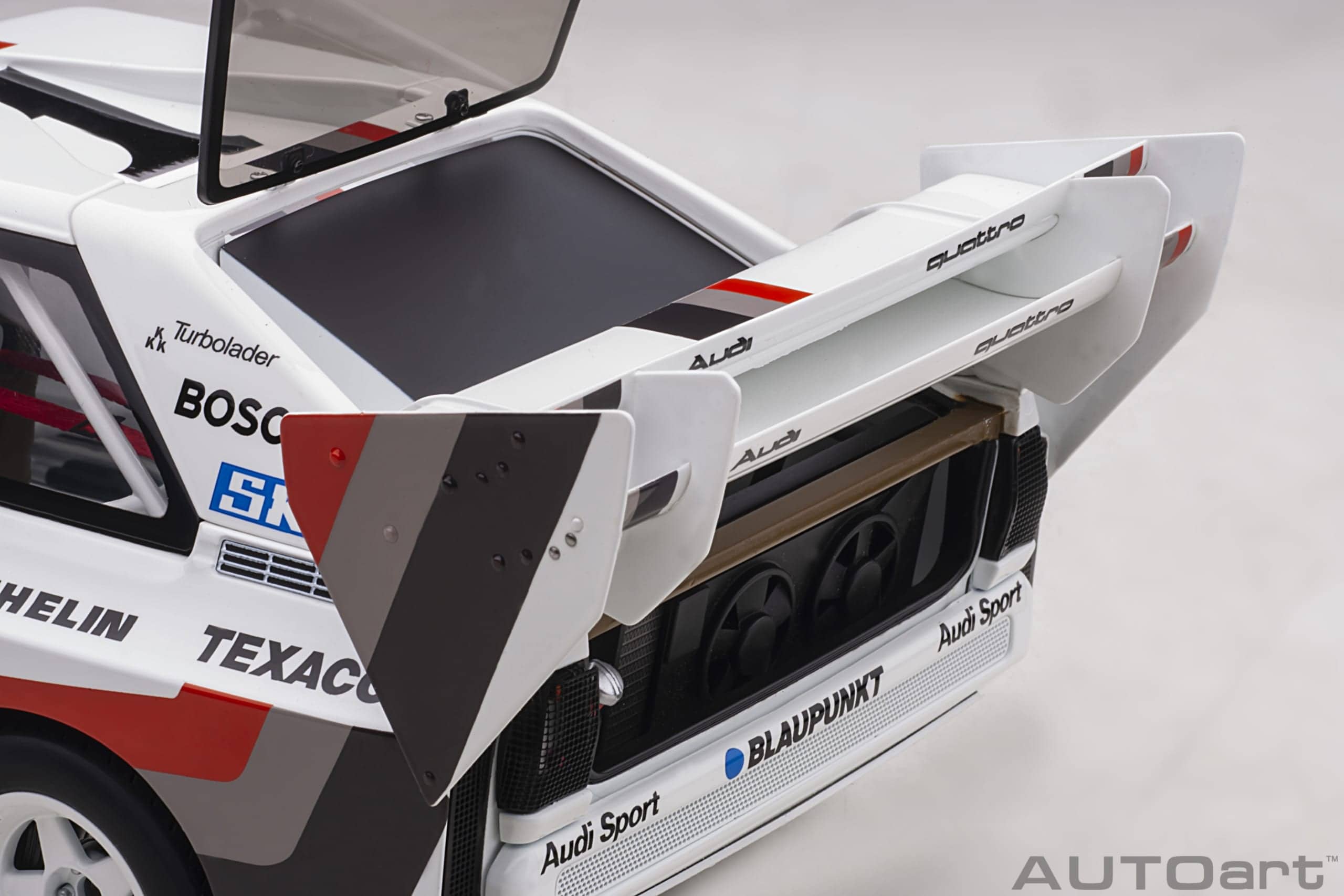 AUTOart Audi Sport quattro S1 Pikes Peak 1987 Röhrl #1 (Winner) 1:18 - Image 12