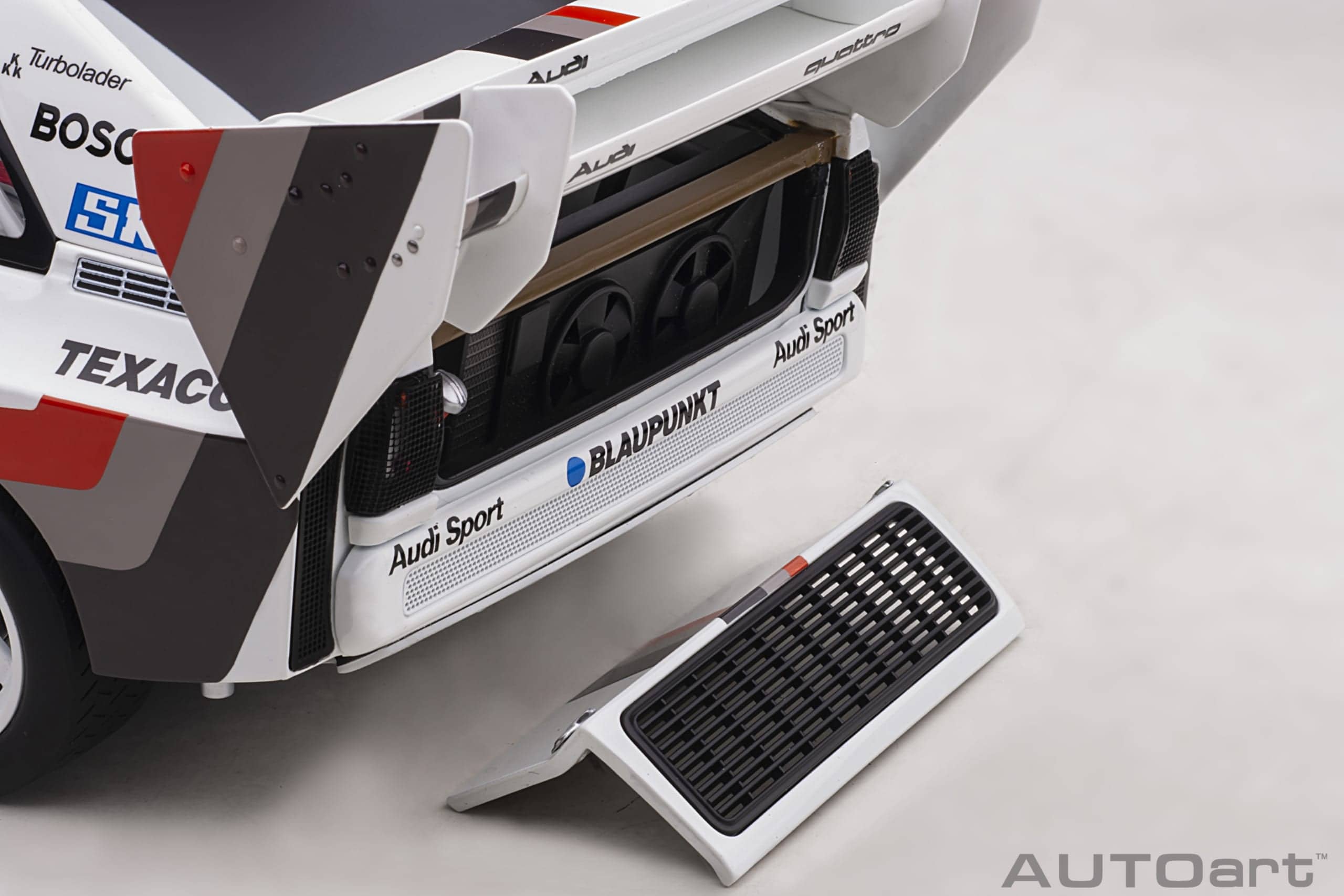AUTOart Audi Sport quattro S1 Pikes Peak 1987 Röhrl #1 (Winner) 1:18 - Image 13