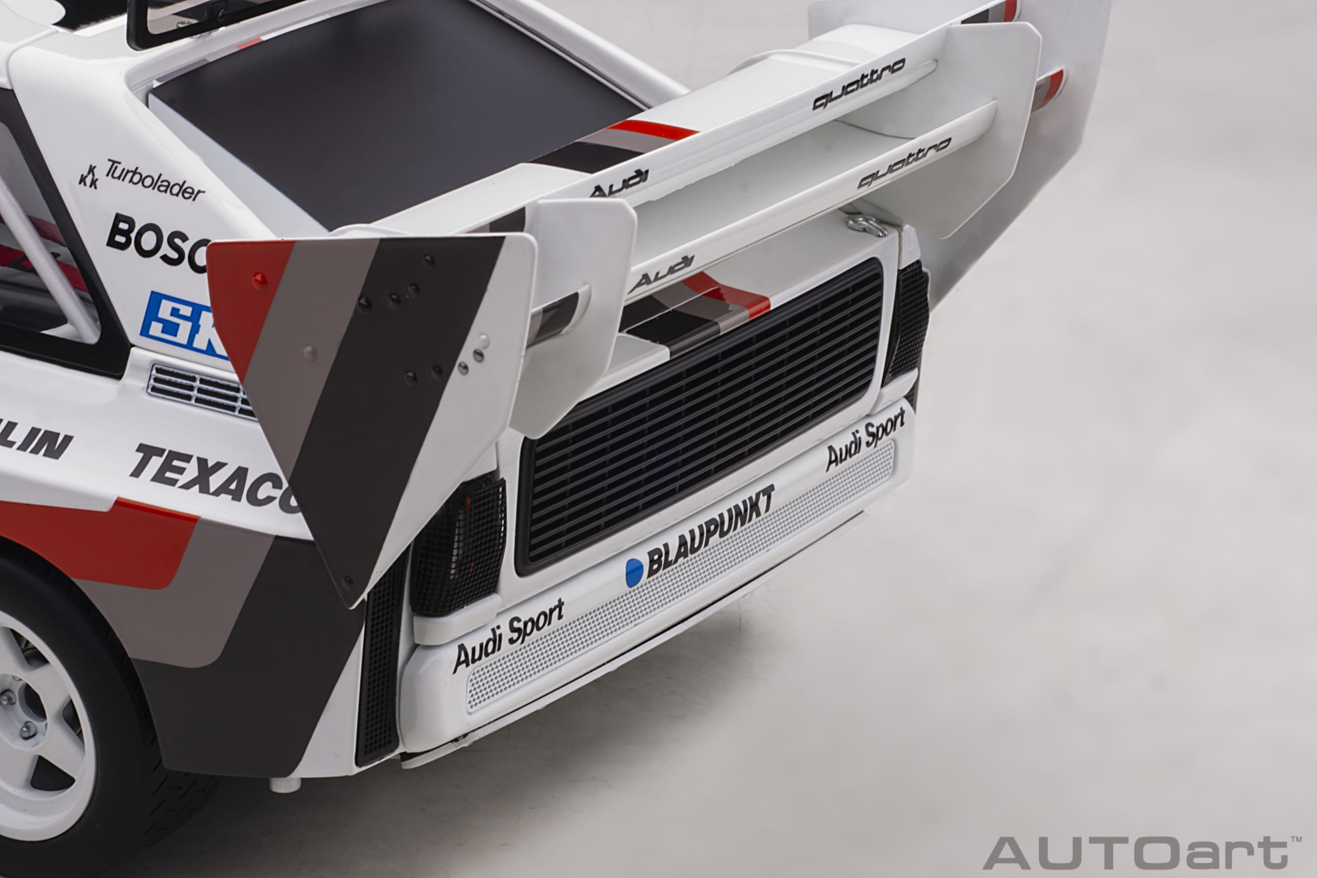 AUTOart アウディ・スポーツ クワトロ S1 パイクスピーク 1987