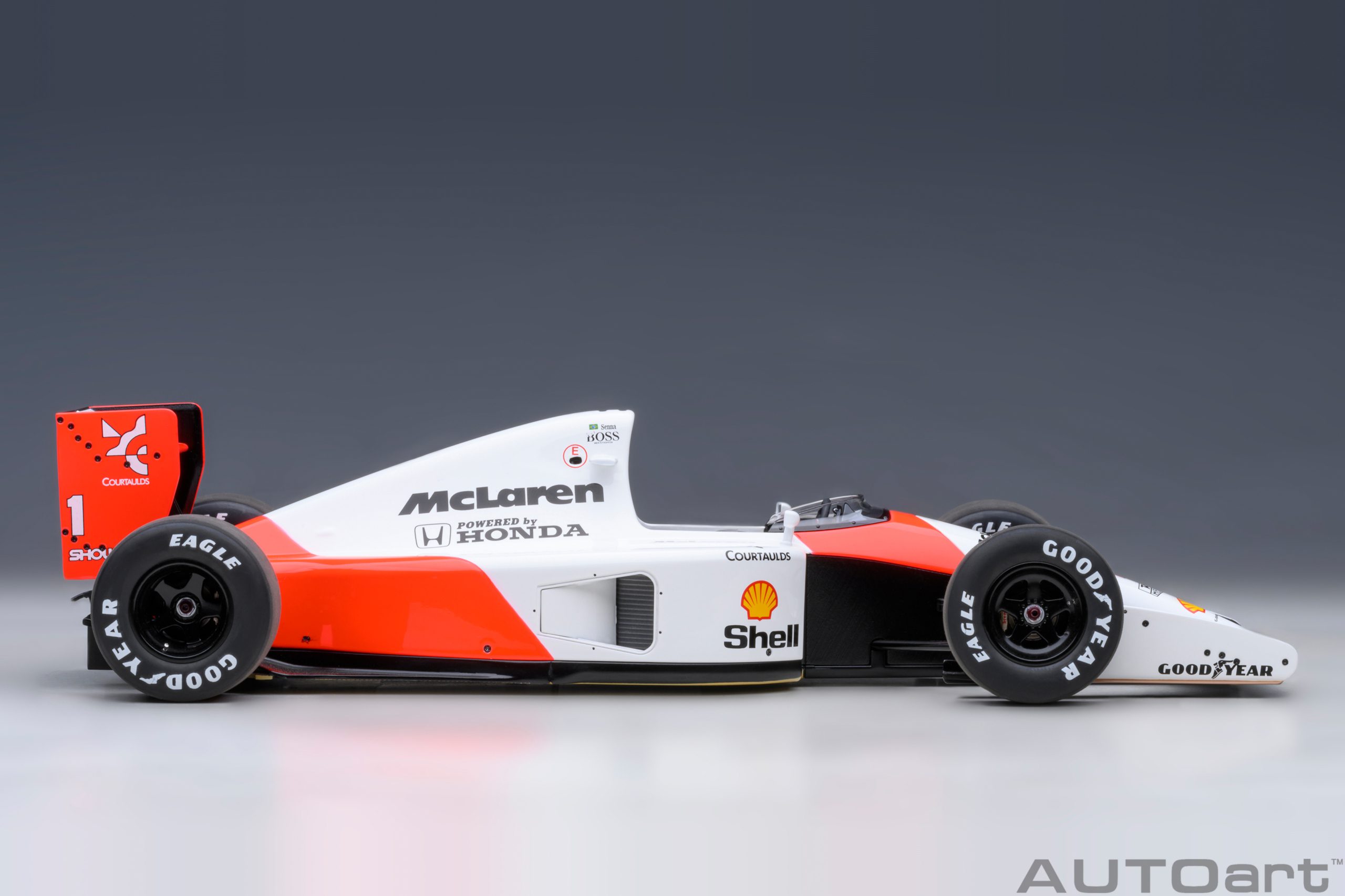 AUTOart McLaren Honda MP4/6 1991 A.Senna #1 (with McLaren Logo) 1:18 - Image 4