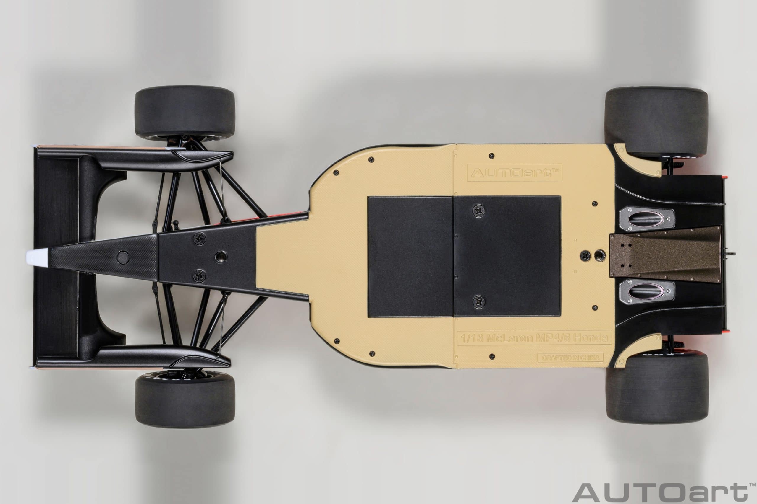 AUTOart McLaren Honda MP4/6 1991 A.Senna #1 (with McLaren Logo) 1:18 - Image 8